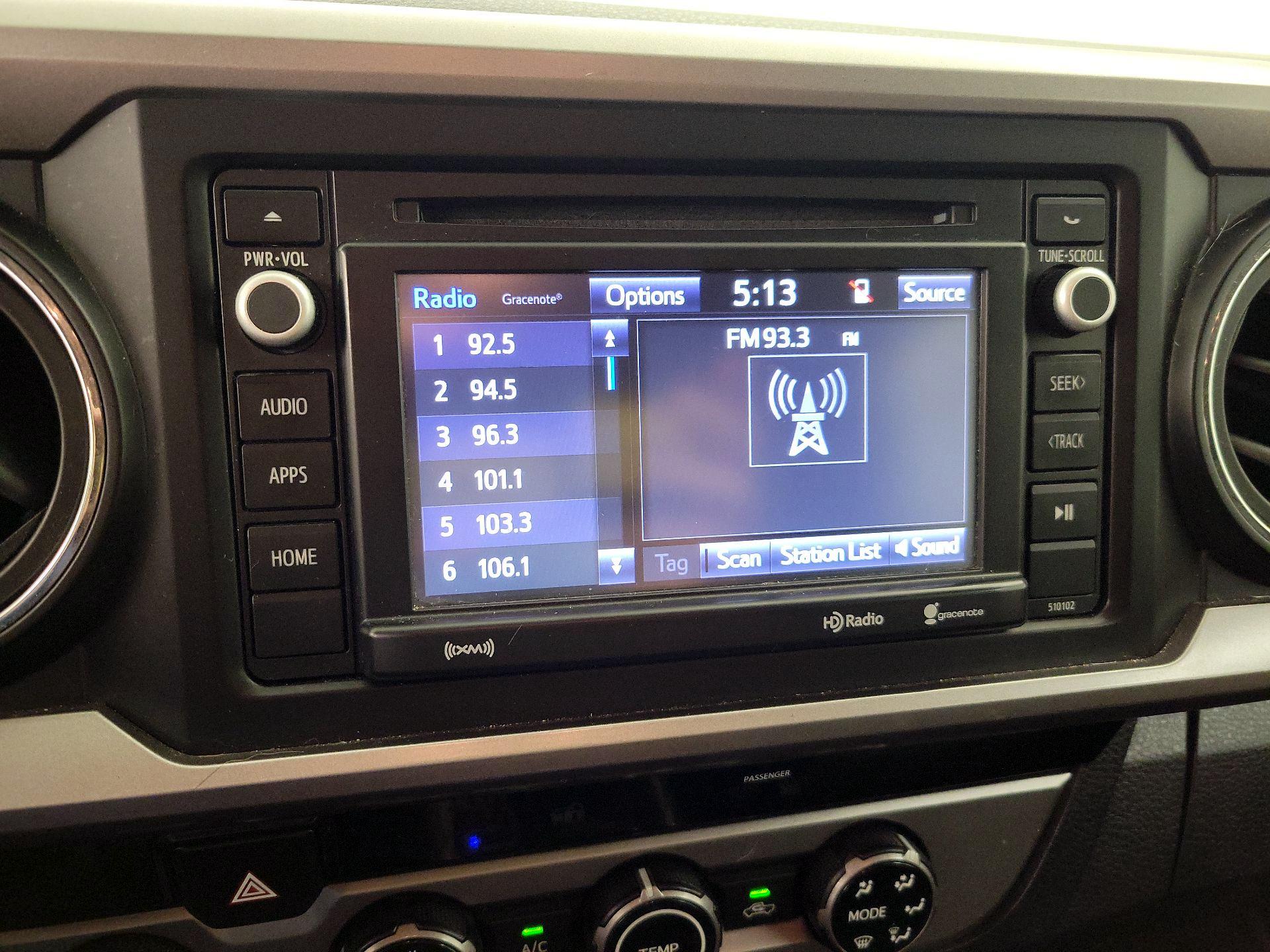 Thumbnail: 2016 Toyota Tacoma - 15