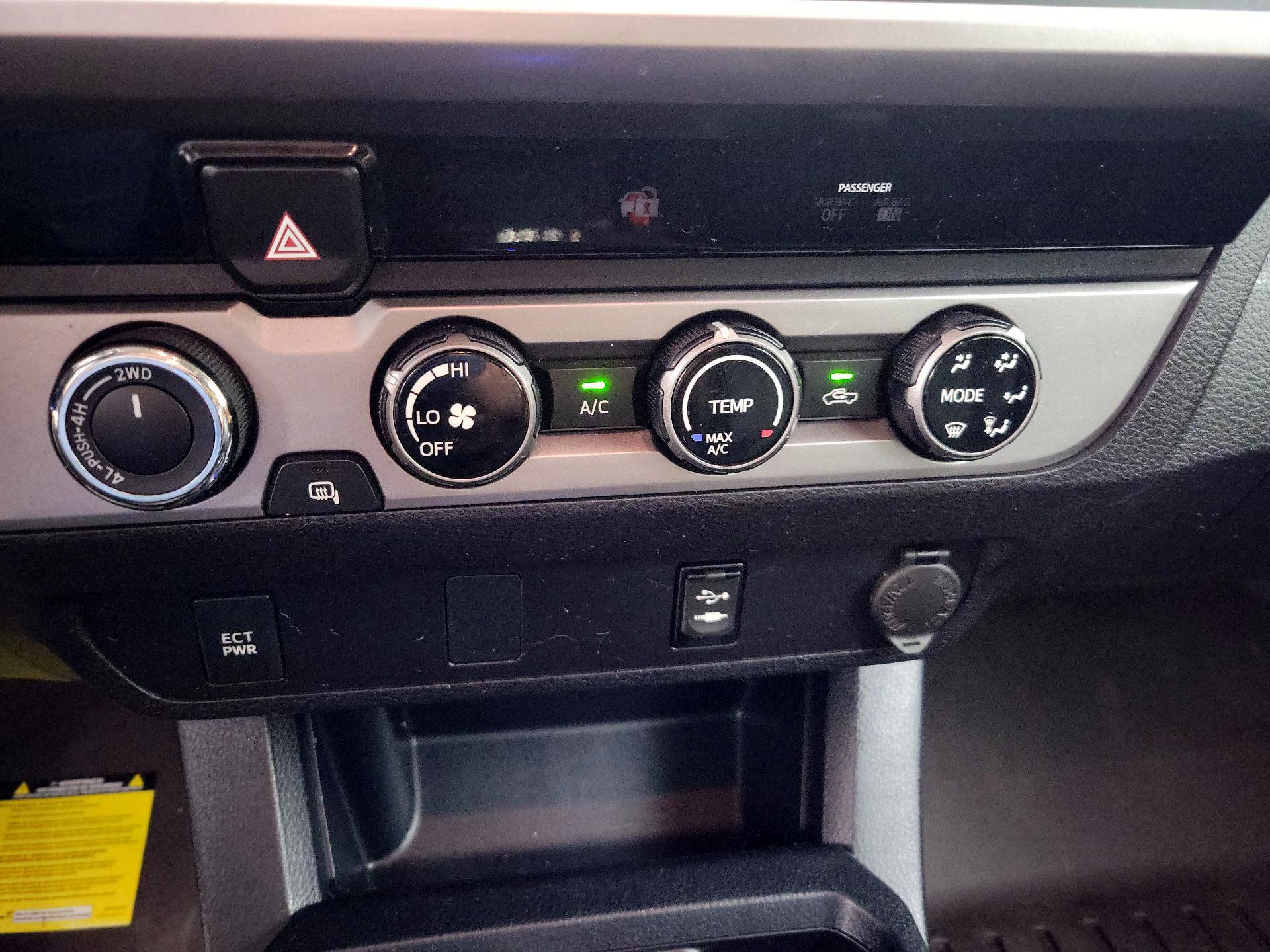 Thumbnail: 2016 Toyota Tacoma - 16