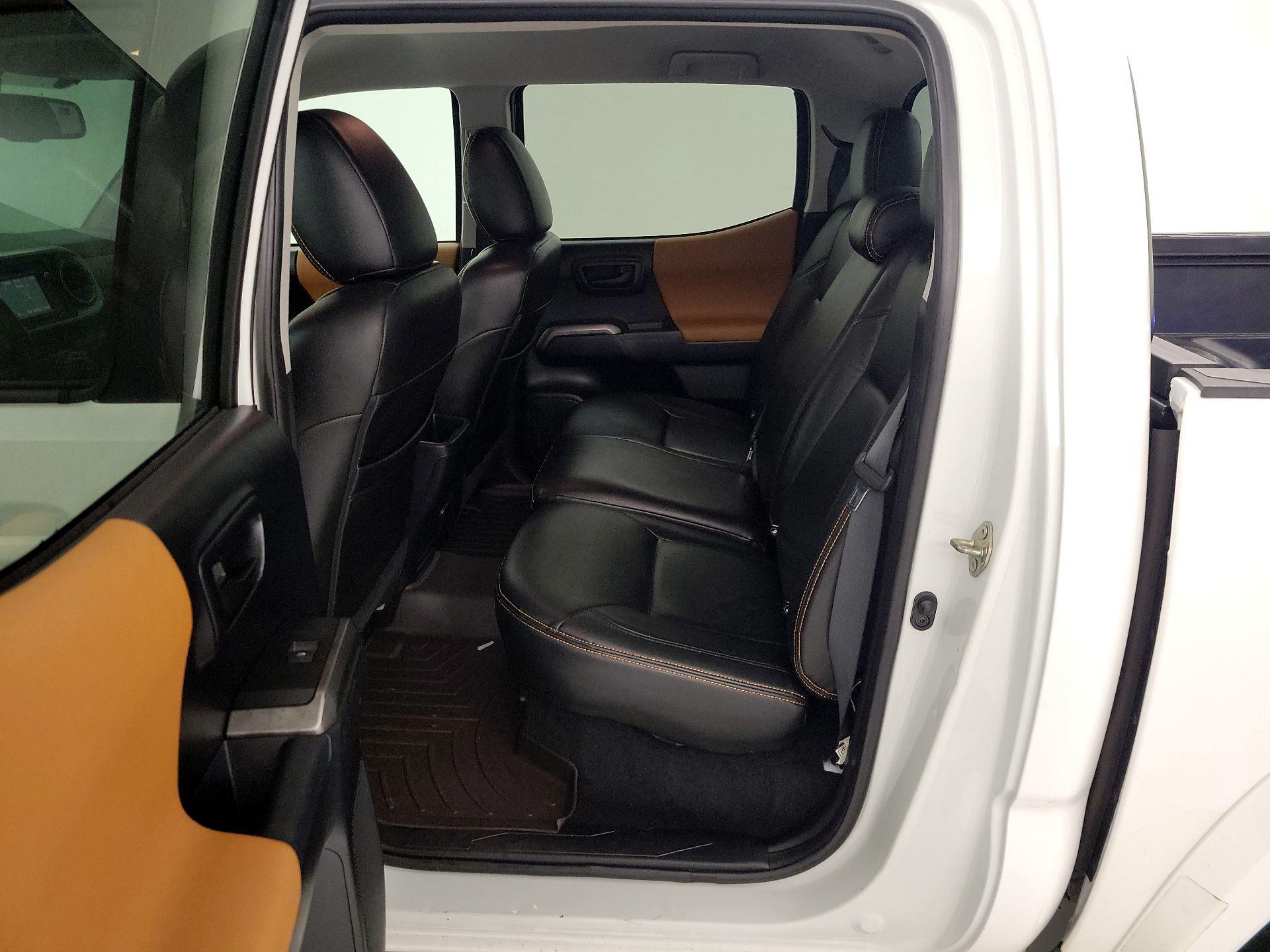 Thumbnail: 2016 Toyota Tacoma - 19