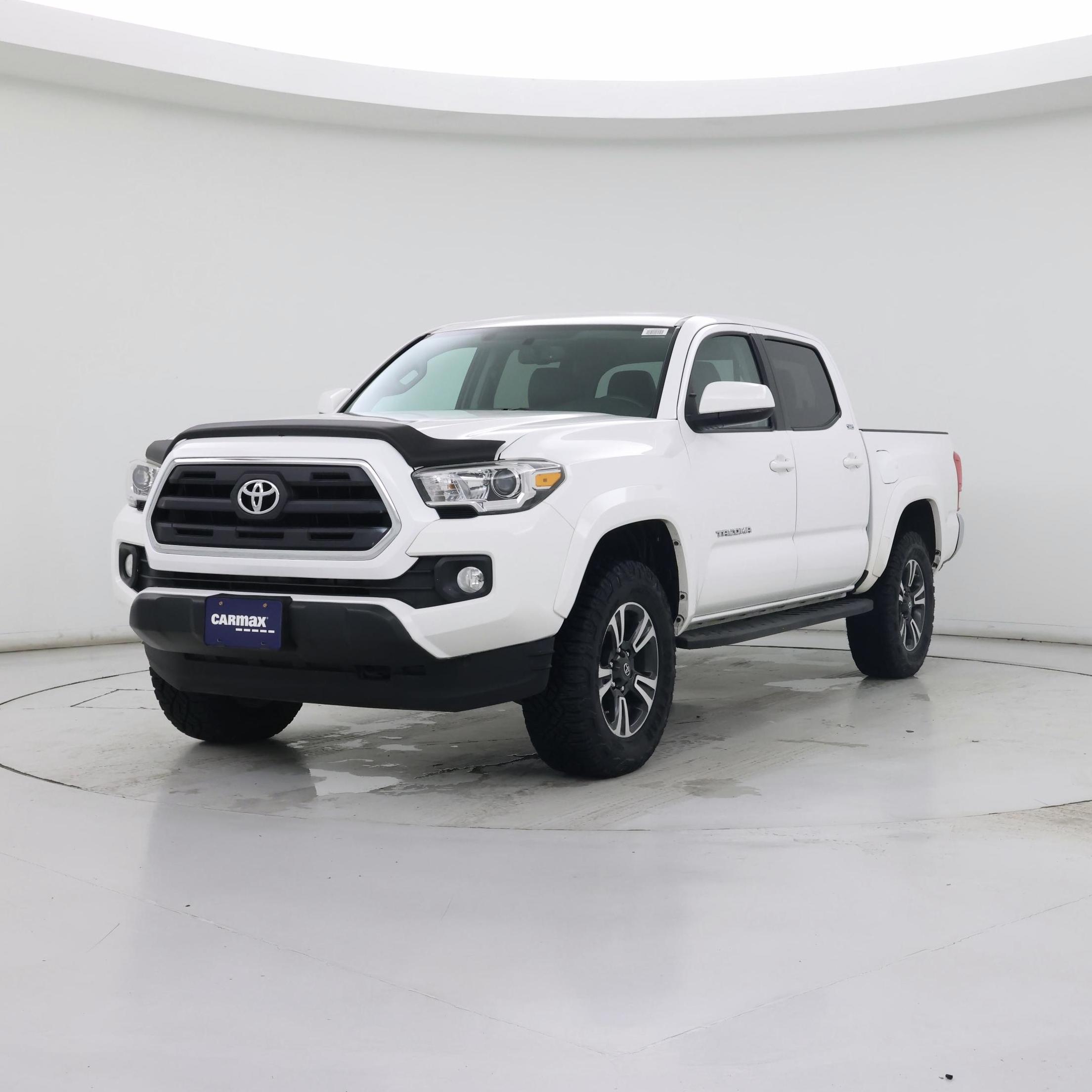 Thumbnail: 2016 Toyota Tacoma - 4
