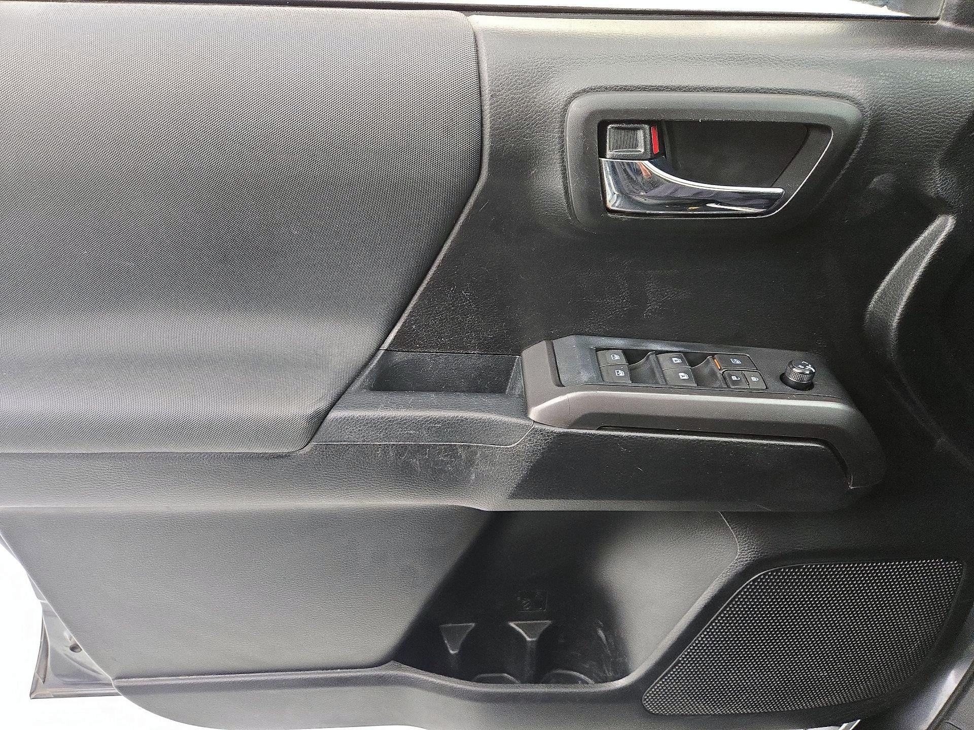 Thumbnail: 2021 Toyota Tacoma - 12