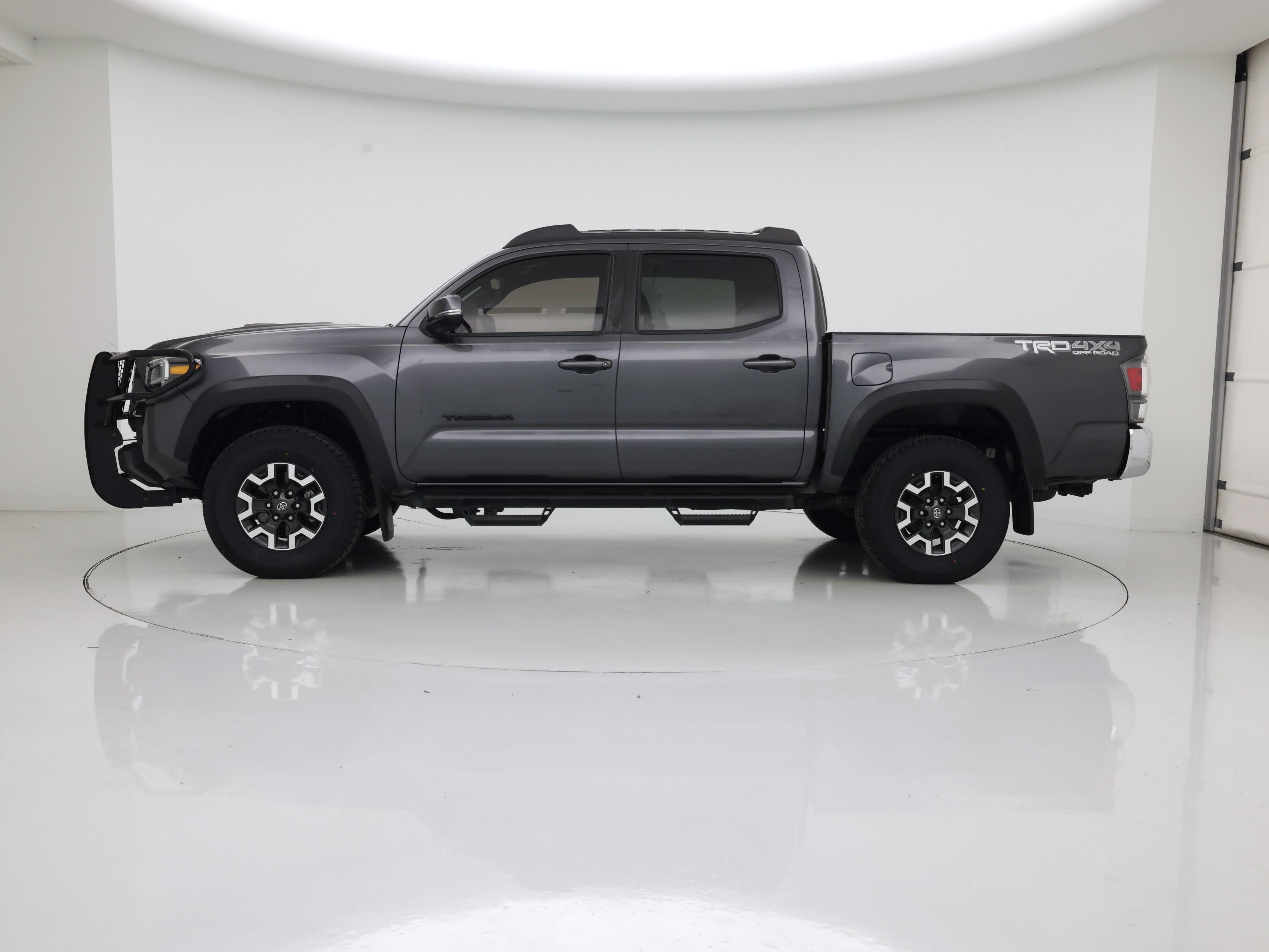 Thumbnail: 2021 Toyota Tacoma - 3