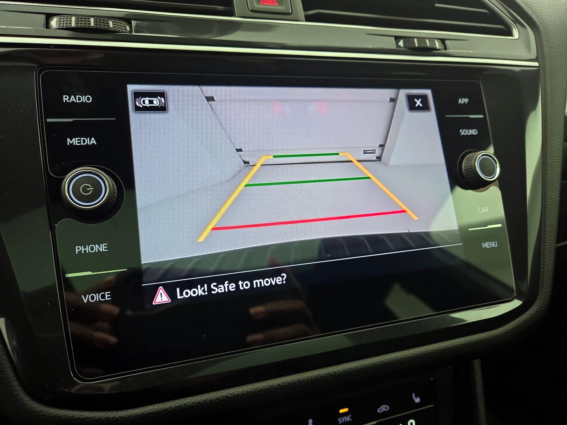 Thumbnail: 2024 Volkswagen Tiguan - 14