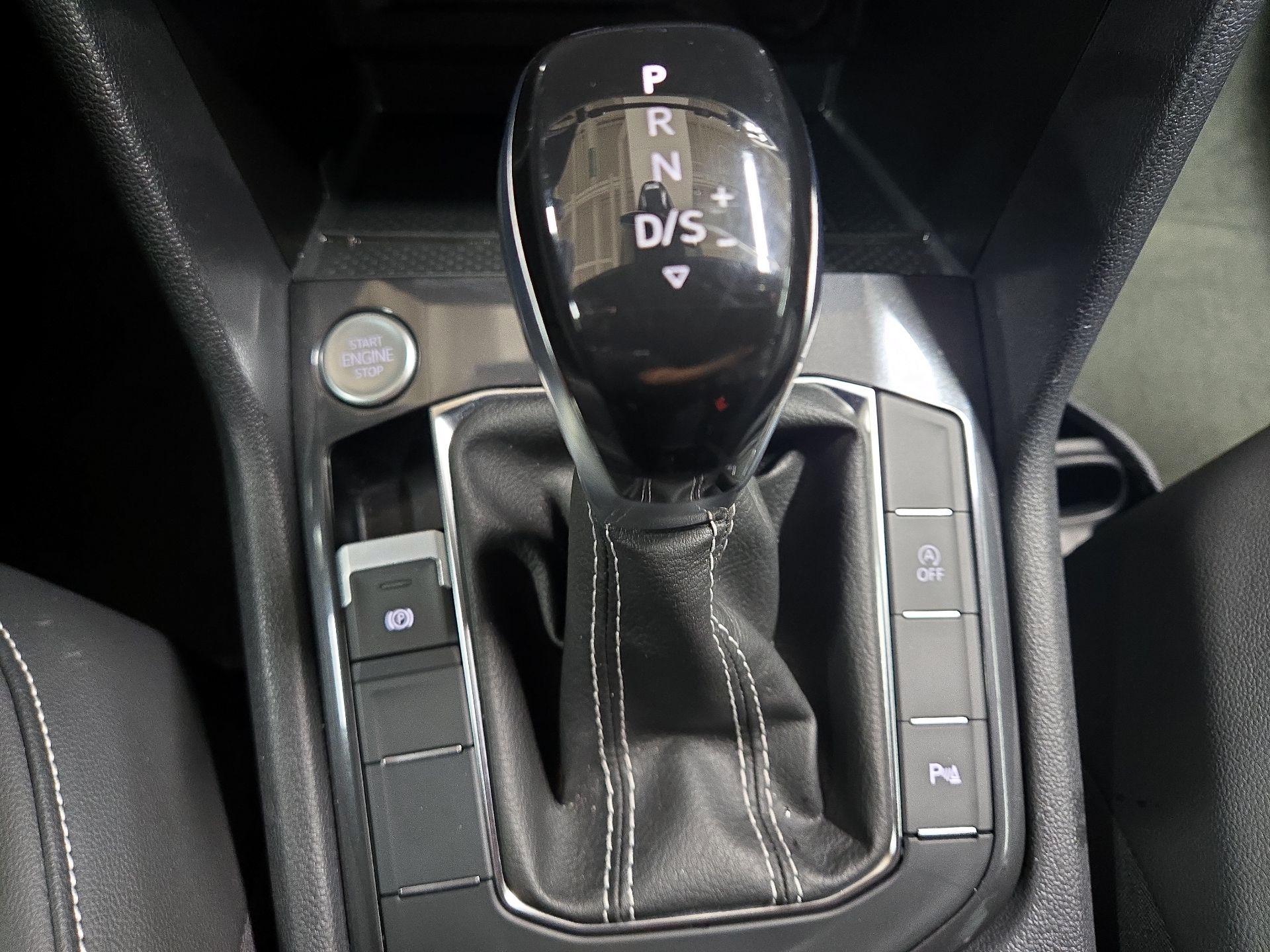 Thumbnail: 2024 Volkswagen Tiguan - 17