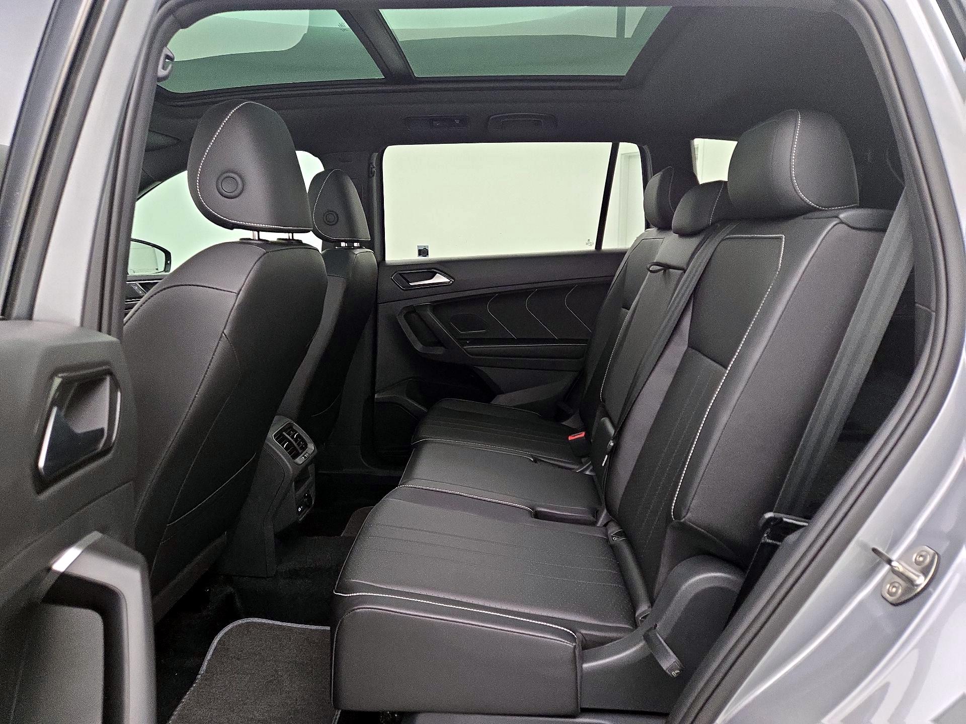 Thumbnail: 2024 Volkswagen Tiguan - 20