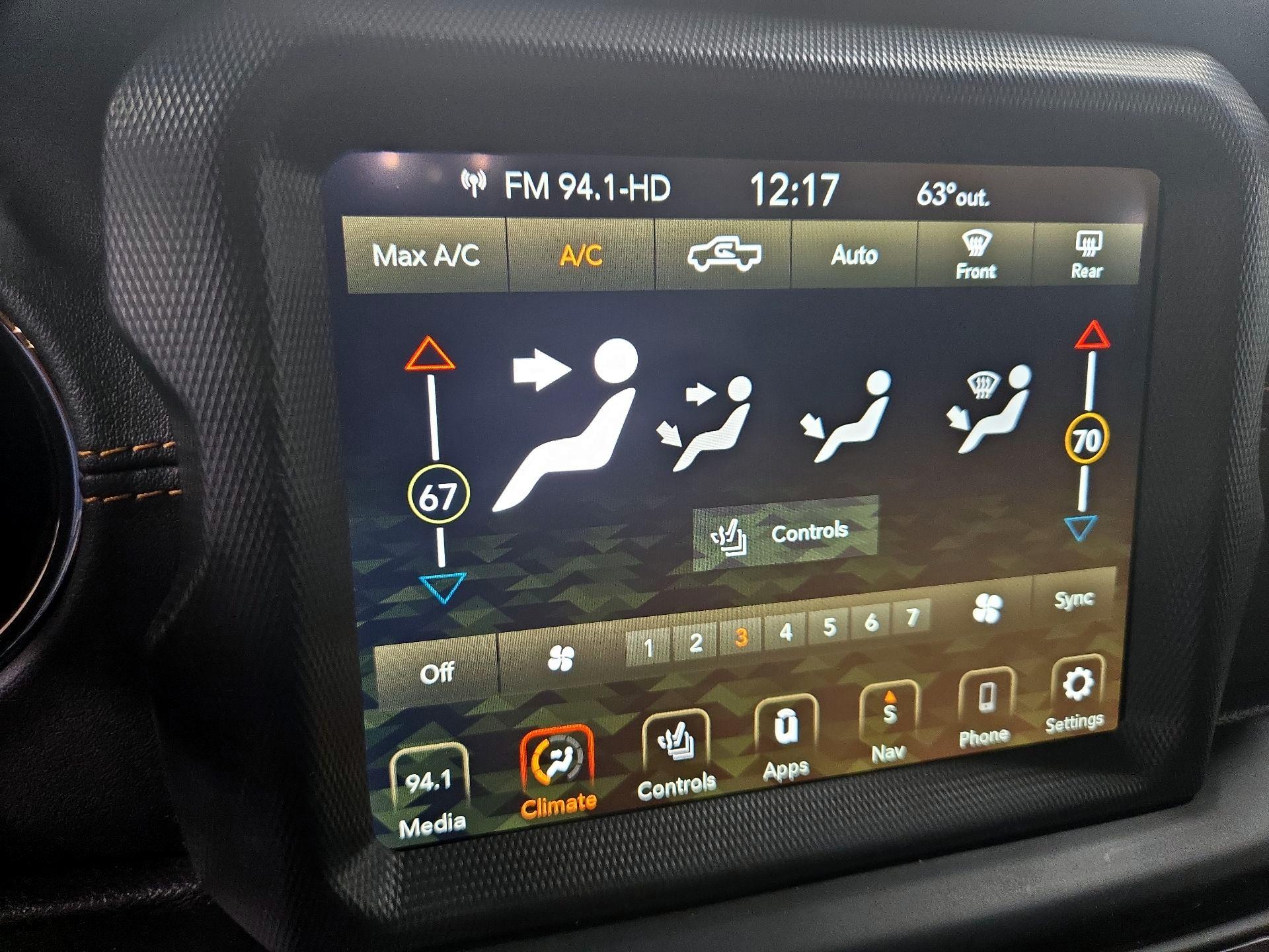 Thumbnail: 2023 Jeep Gladiator - 17