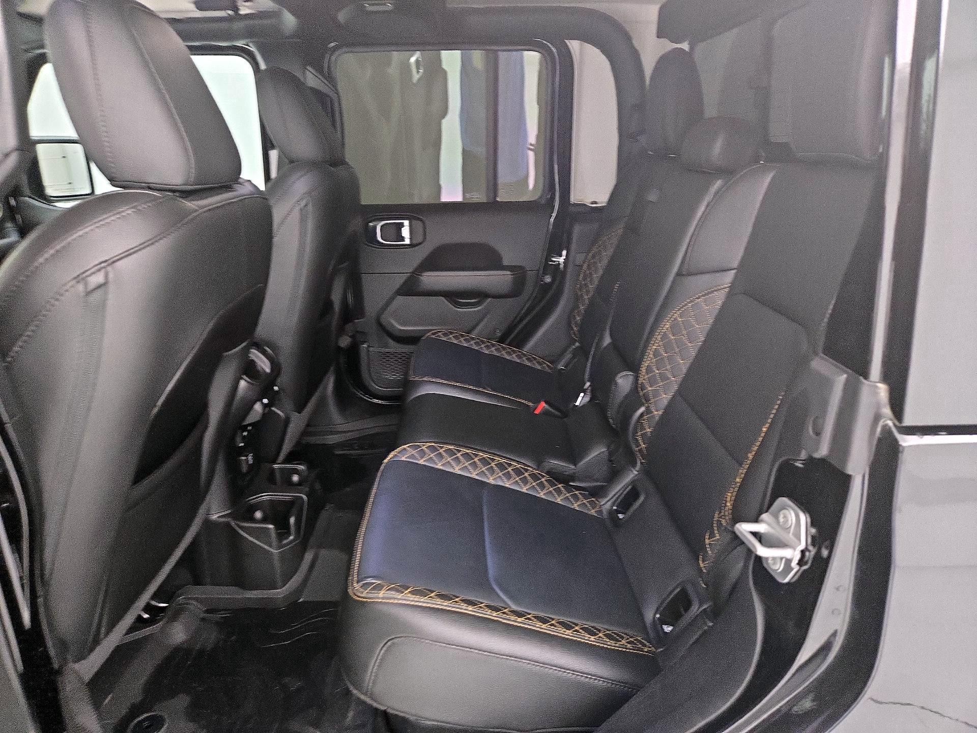 Thumbnail: 2023 Jeep Gladiator - 20