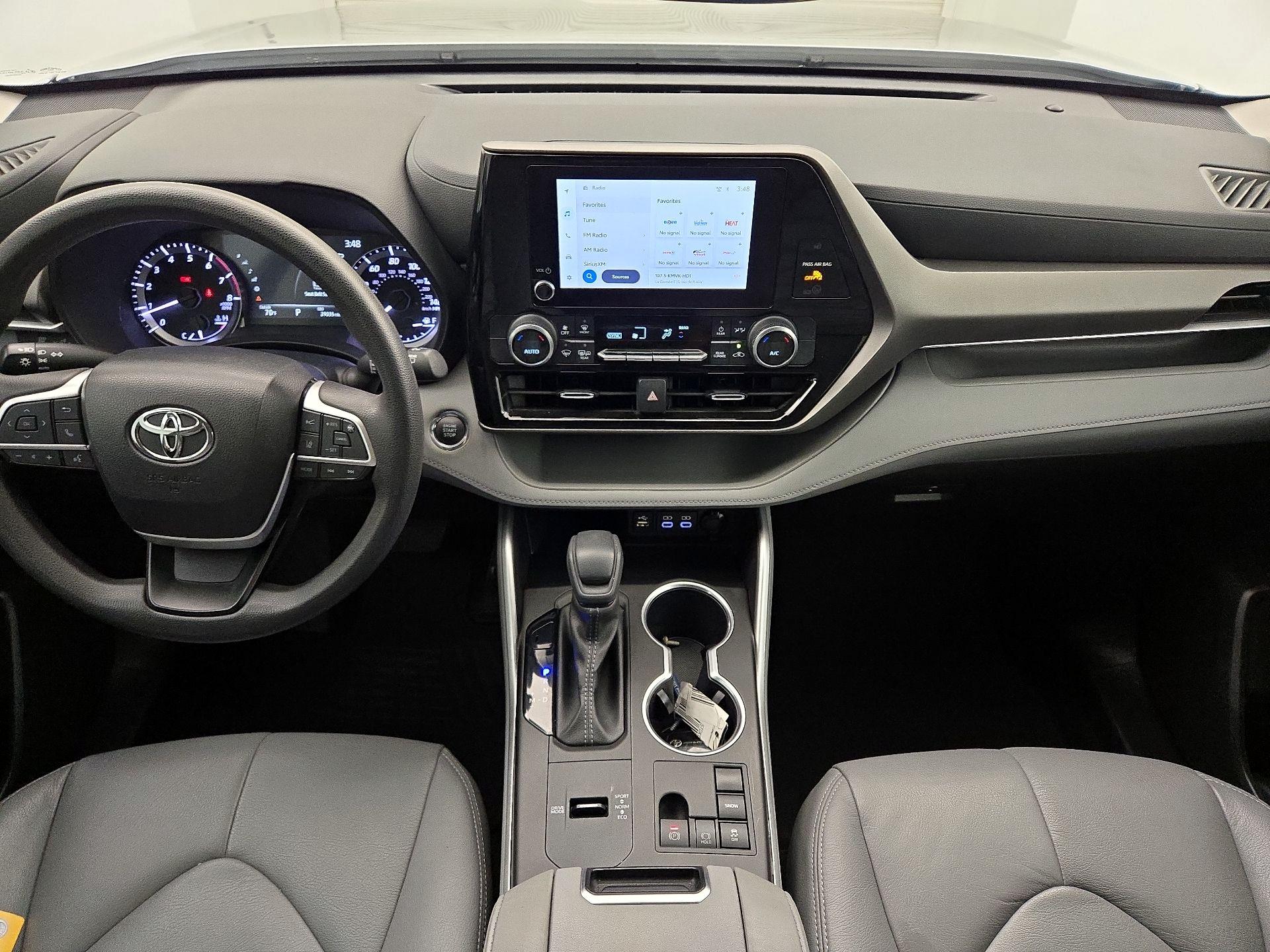 Thumbnail: 2023 Toyota Highlander - 9