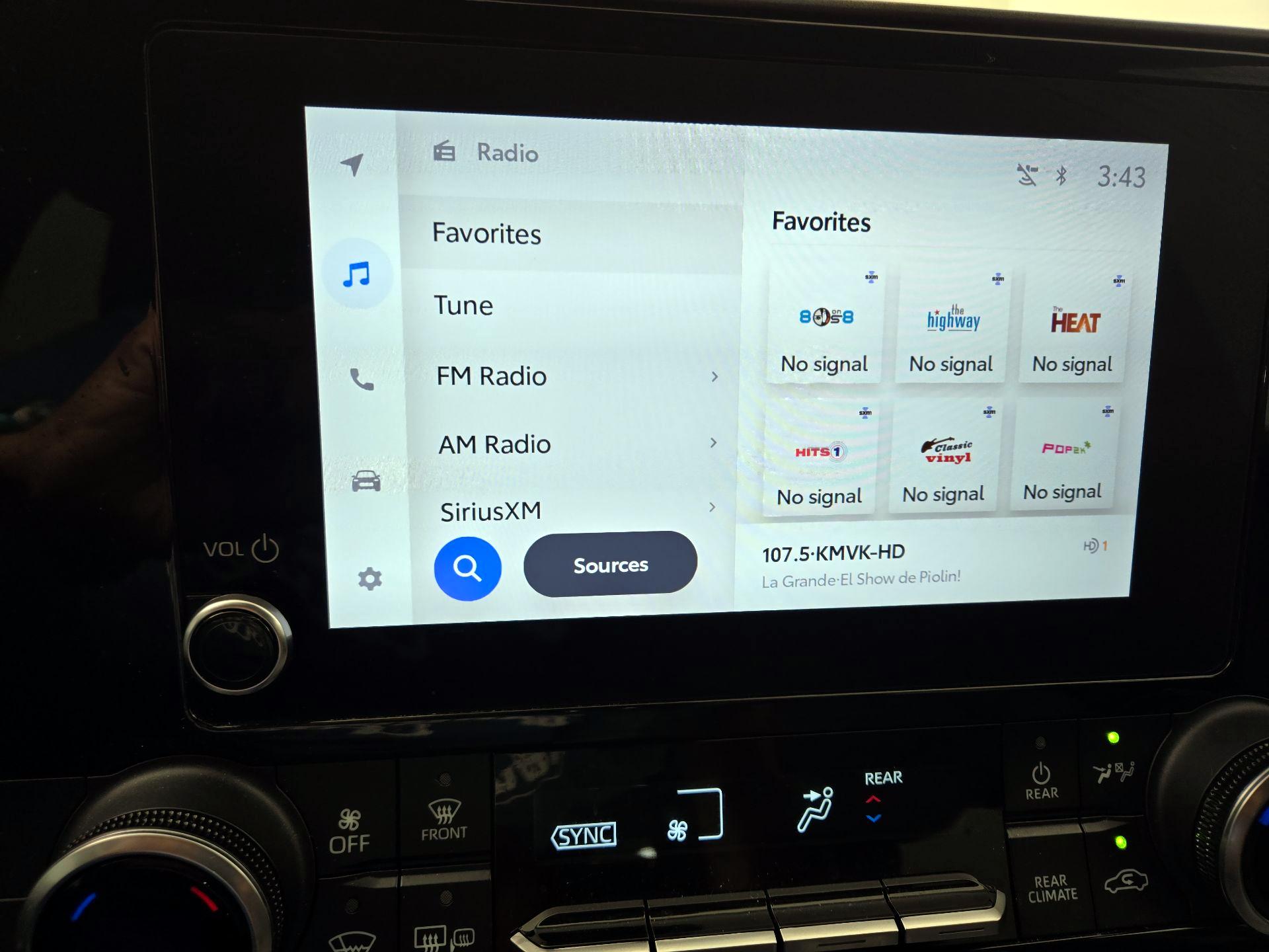 Thumbnail: 2023 Toyota Highlander - 15