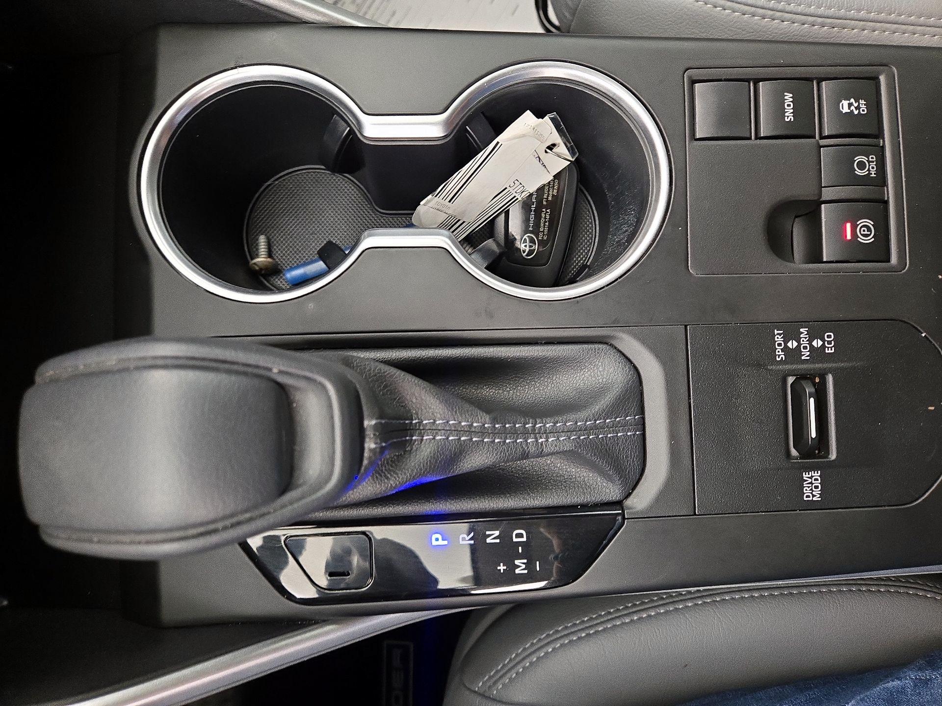 Thumbnail: 2023 Toyota Highlander - 17