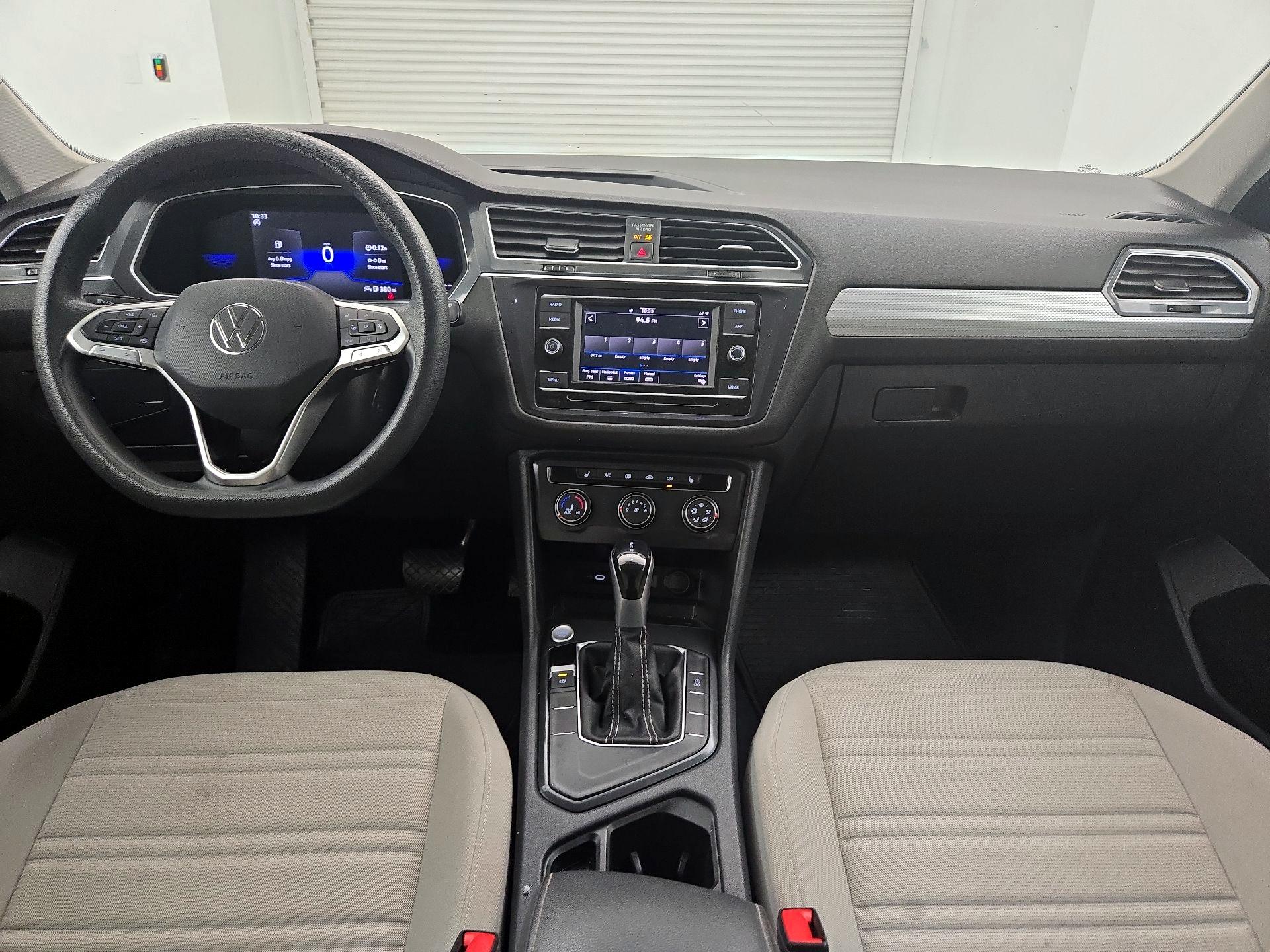 Thumbnail: 2022 Volkswagen Tiguan - 9