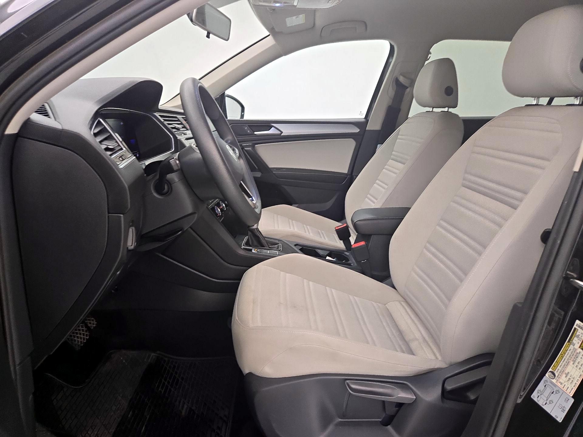 Thumbnail: 2022 Volkswagen Tiguan - 11