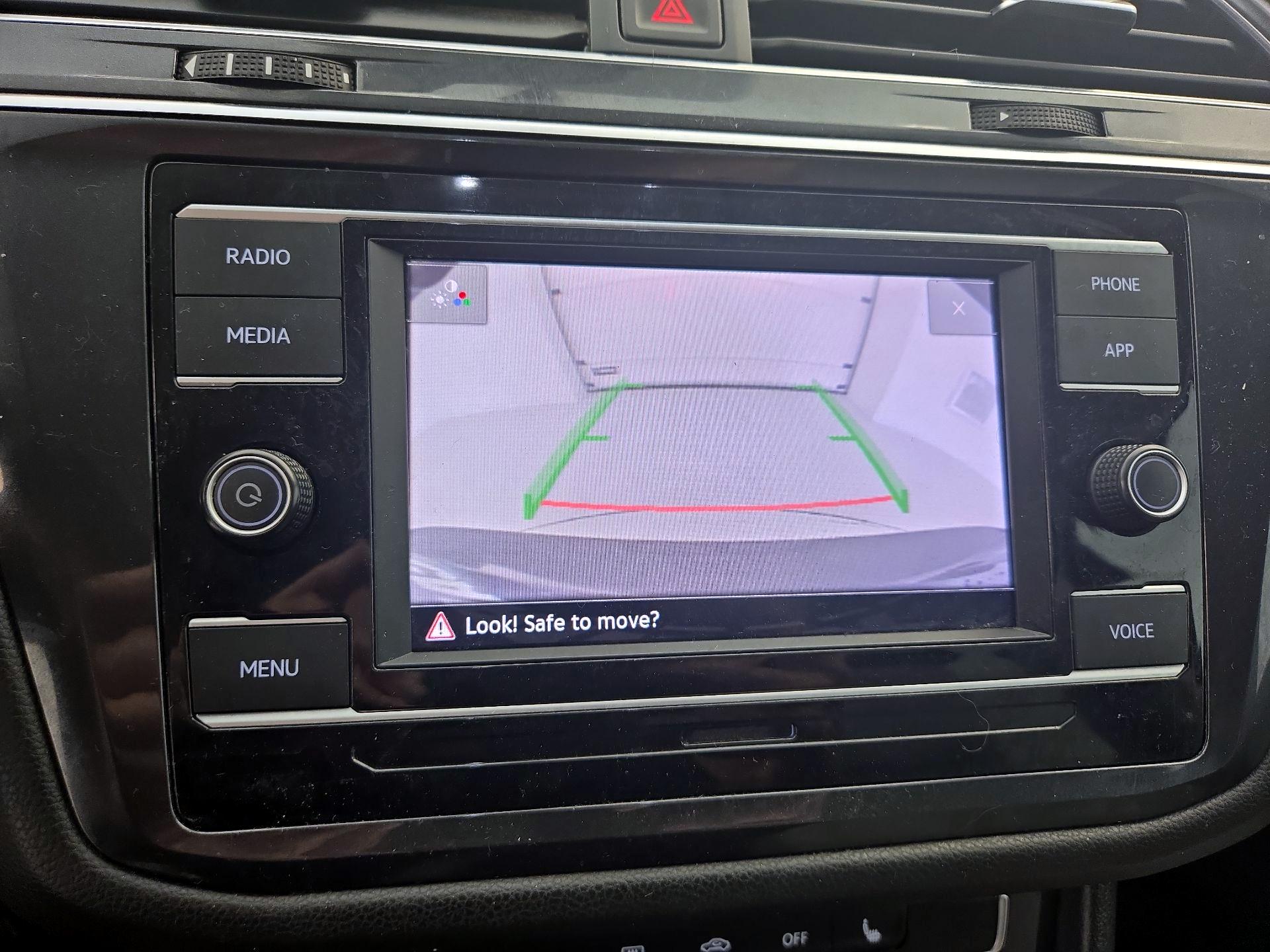 Thumbnail: 2022 Volkswagen Tiguan - 14