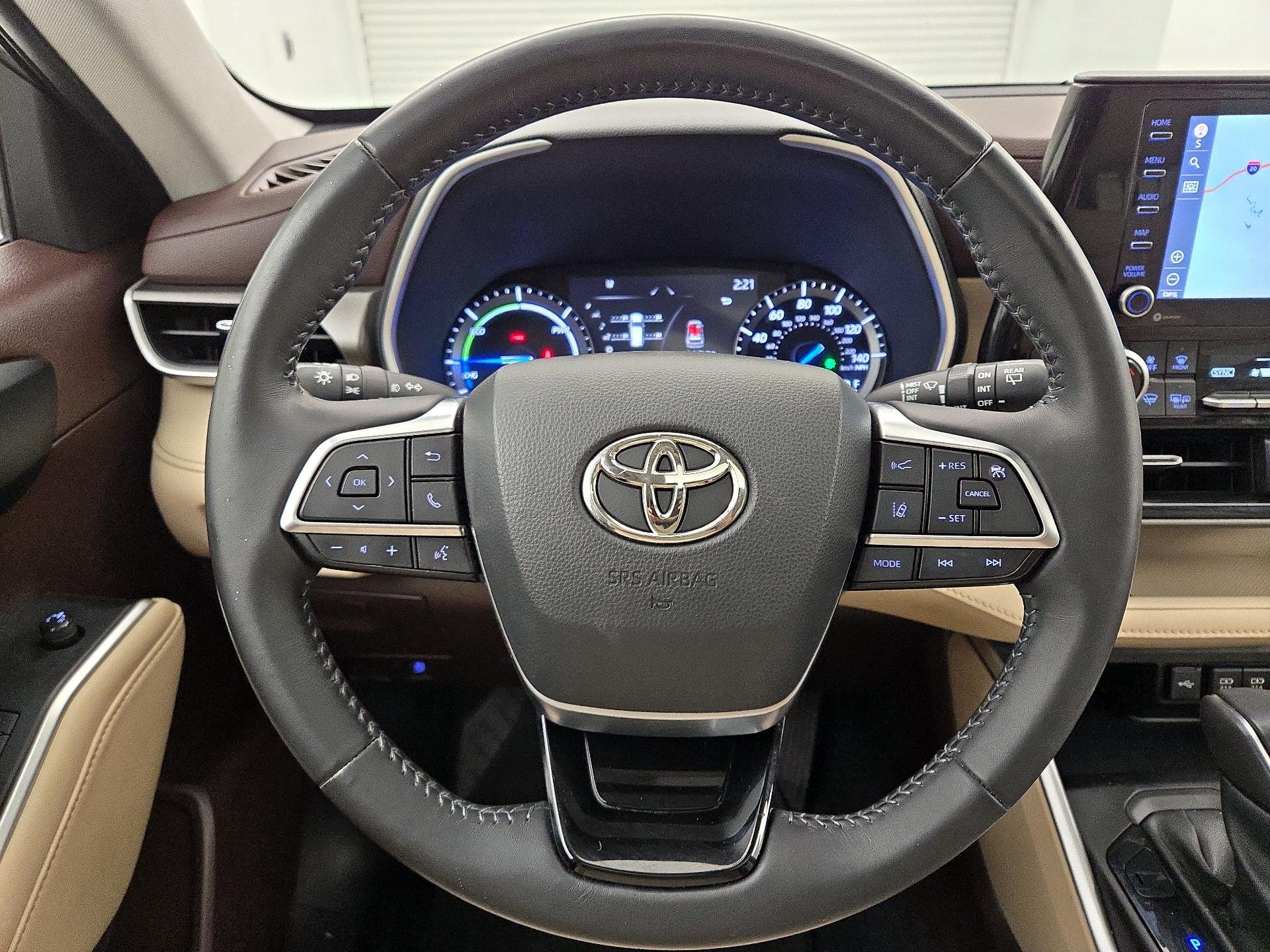 Thumbnail: 2021 Toyota Highlander - 10