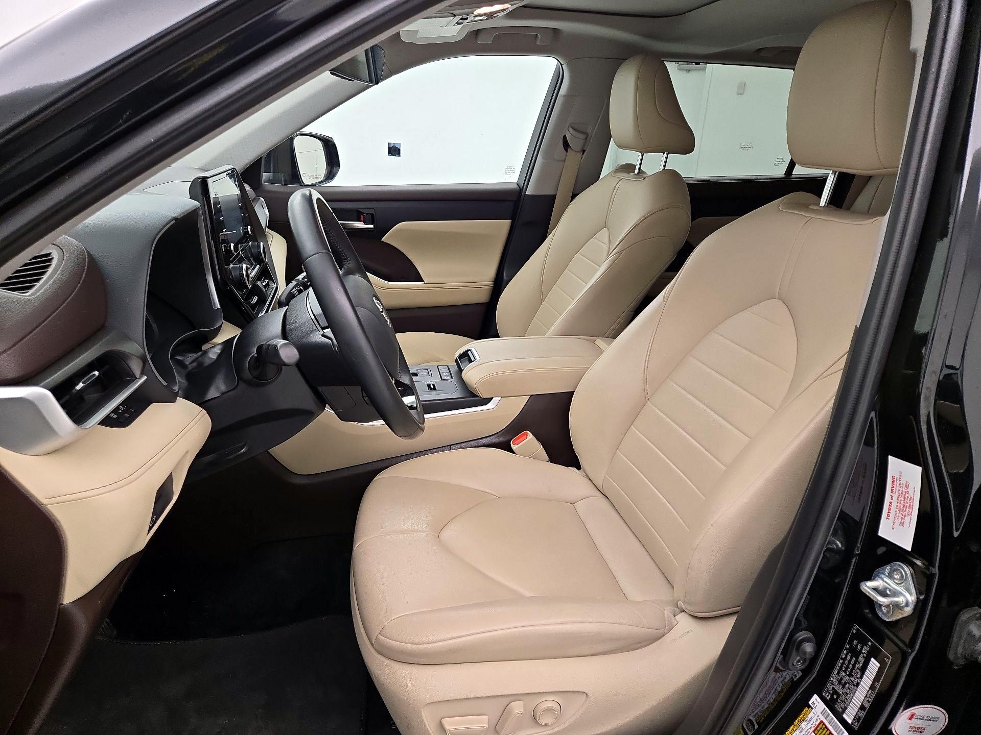 Thumbnail: 2021 Toyota Highlander - 11