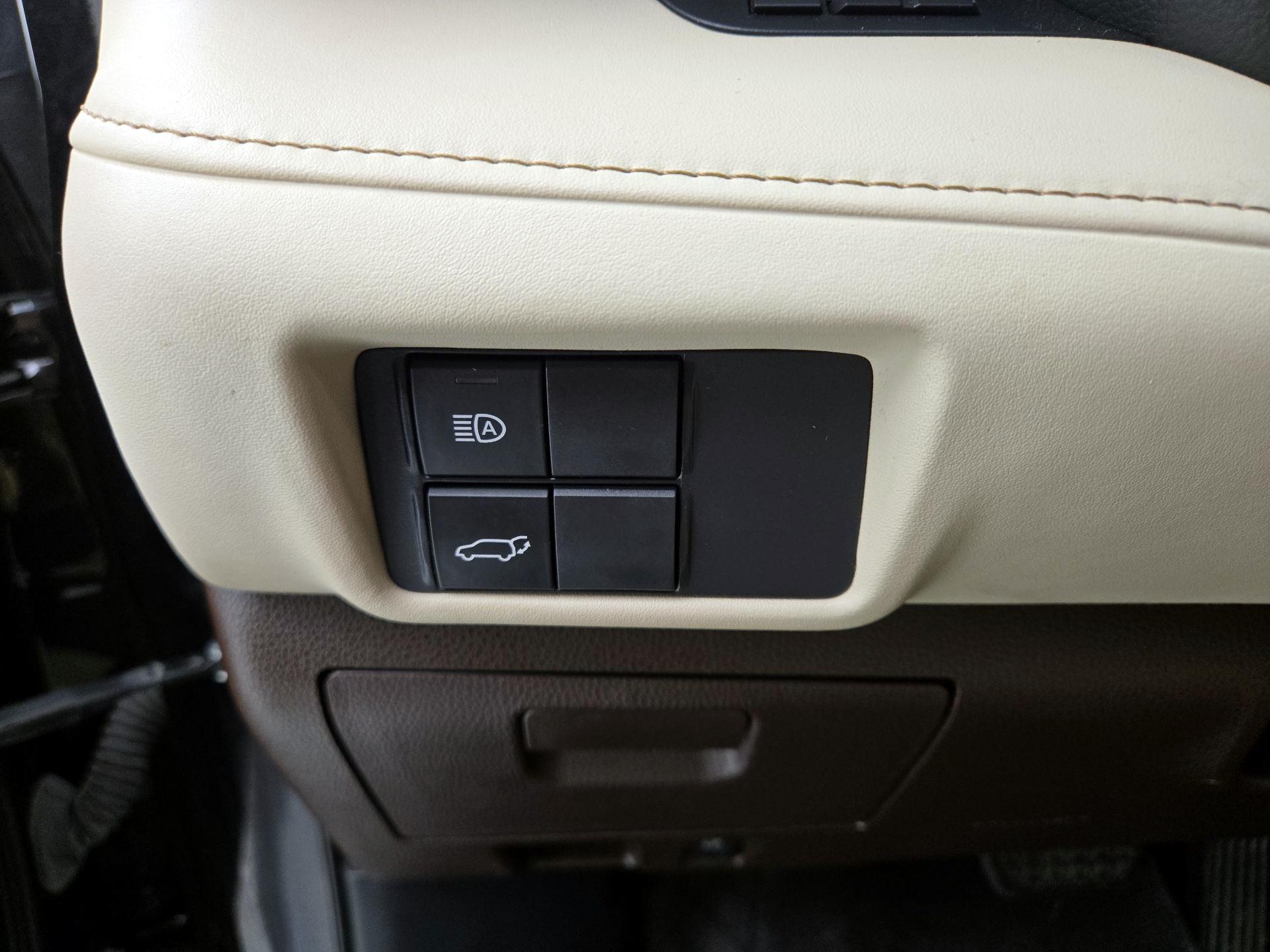 Thumbnail: 2021 Toyota Highlander - 13