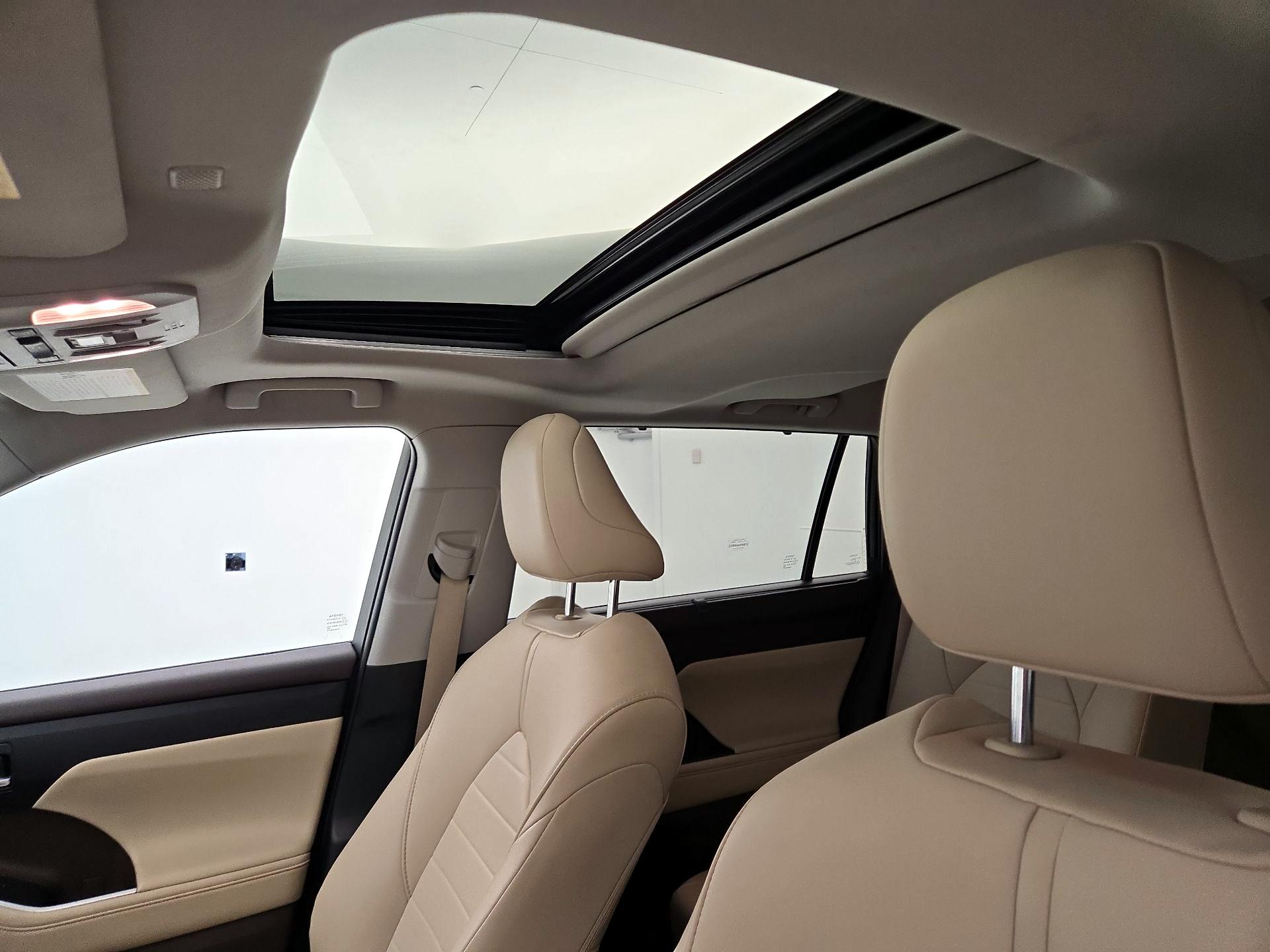 Thumbnail: 2021 Toyota Highlander - 20