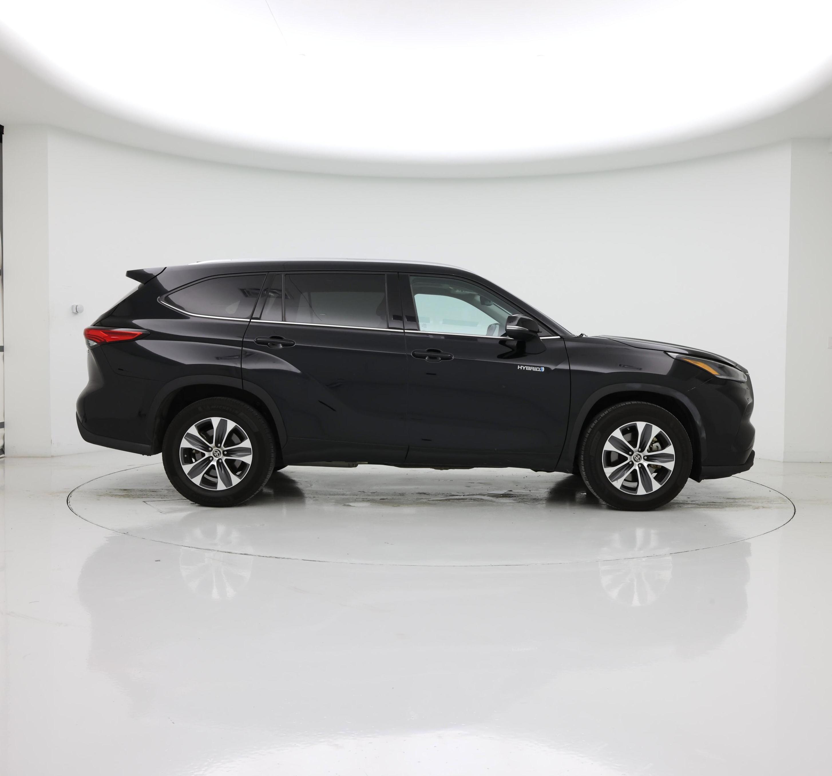 Thumbnail: 2021 Toyota Highlander - 7
