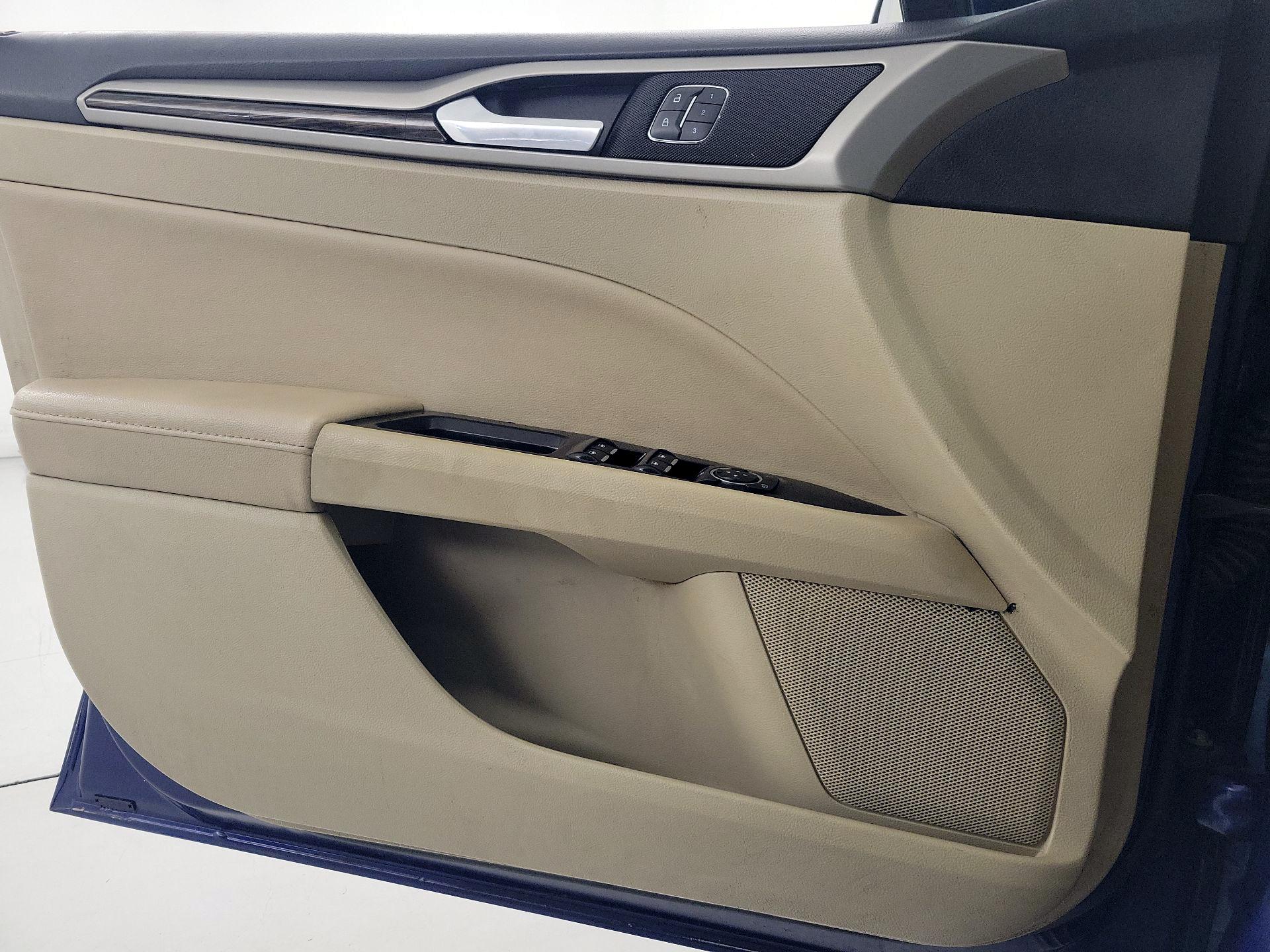 Thumbnail: 2015 Ford Fusion - 12