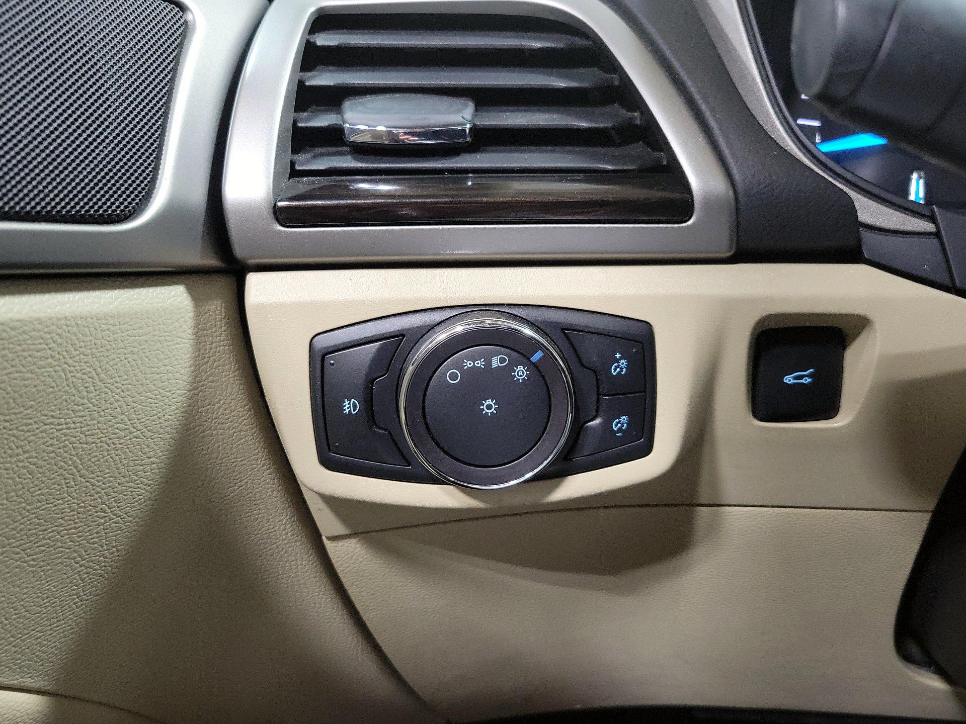 Thumbnail: 2015 Ford Fusion - 13