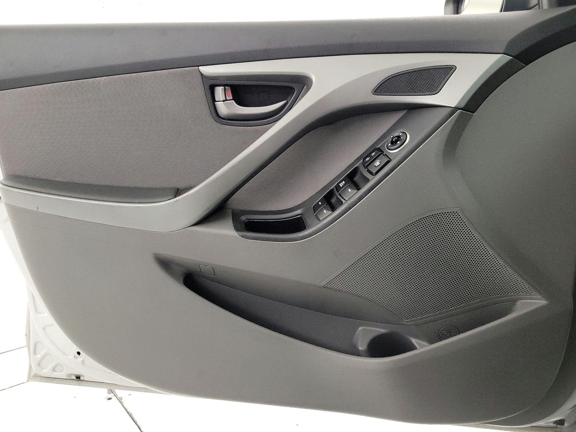 Thumbnail: 2014 Hyundai Elantra - 12