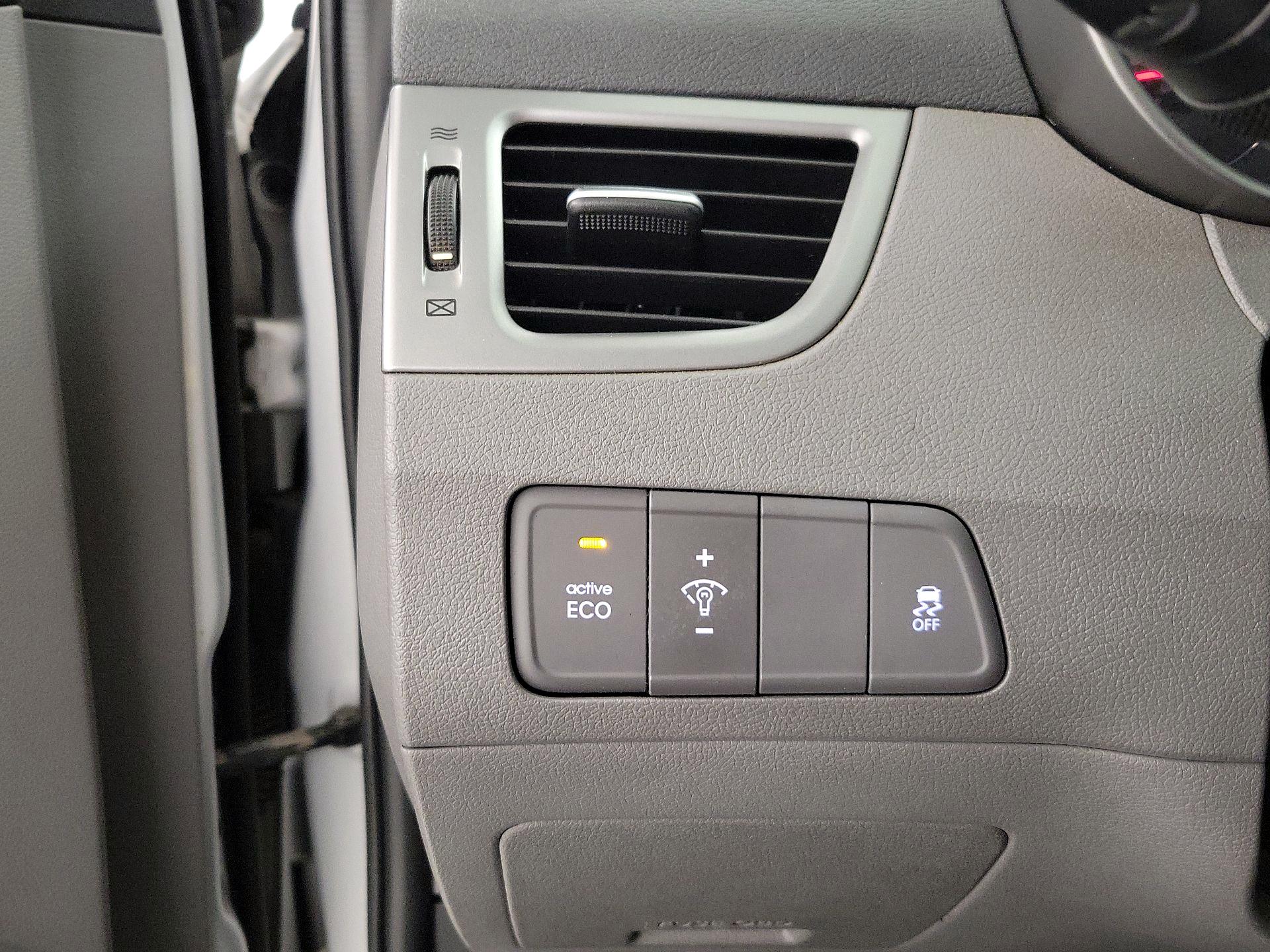 Thumbnail: 2014 Hyundai Elantra - 13