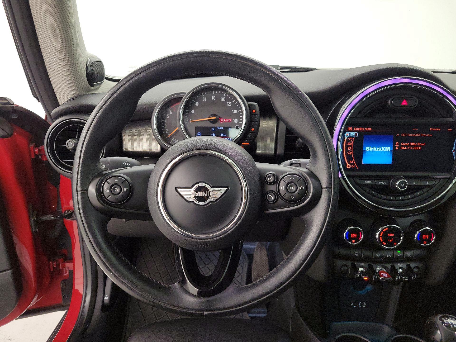 Thumbnail: 2017 MINI Cooper Hardtop - 10