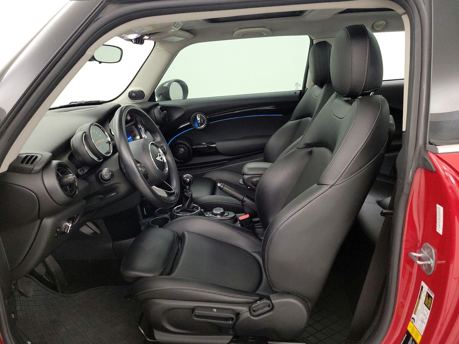 Thumbnail: 2017 MINI Cooper Hardtop - 11