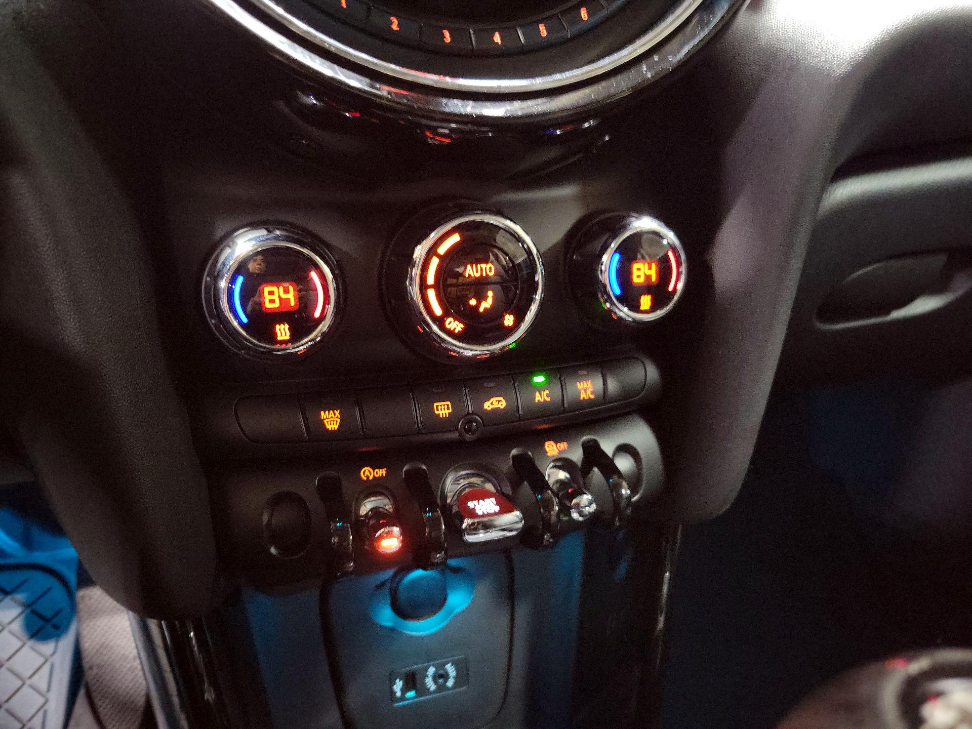 Thumbnail: 2017 MINI Cooper Hardtop - 16