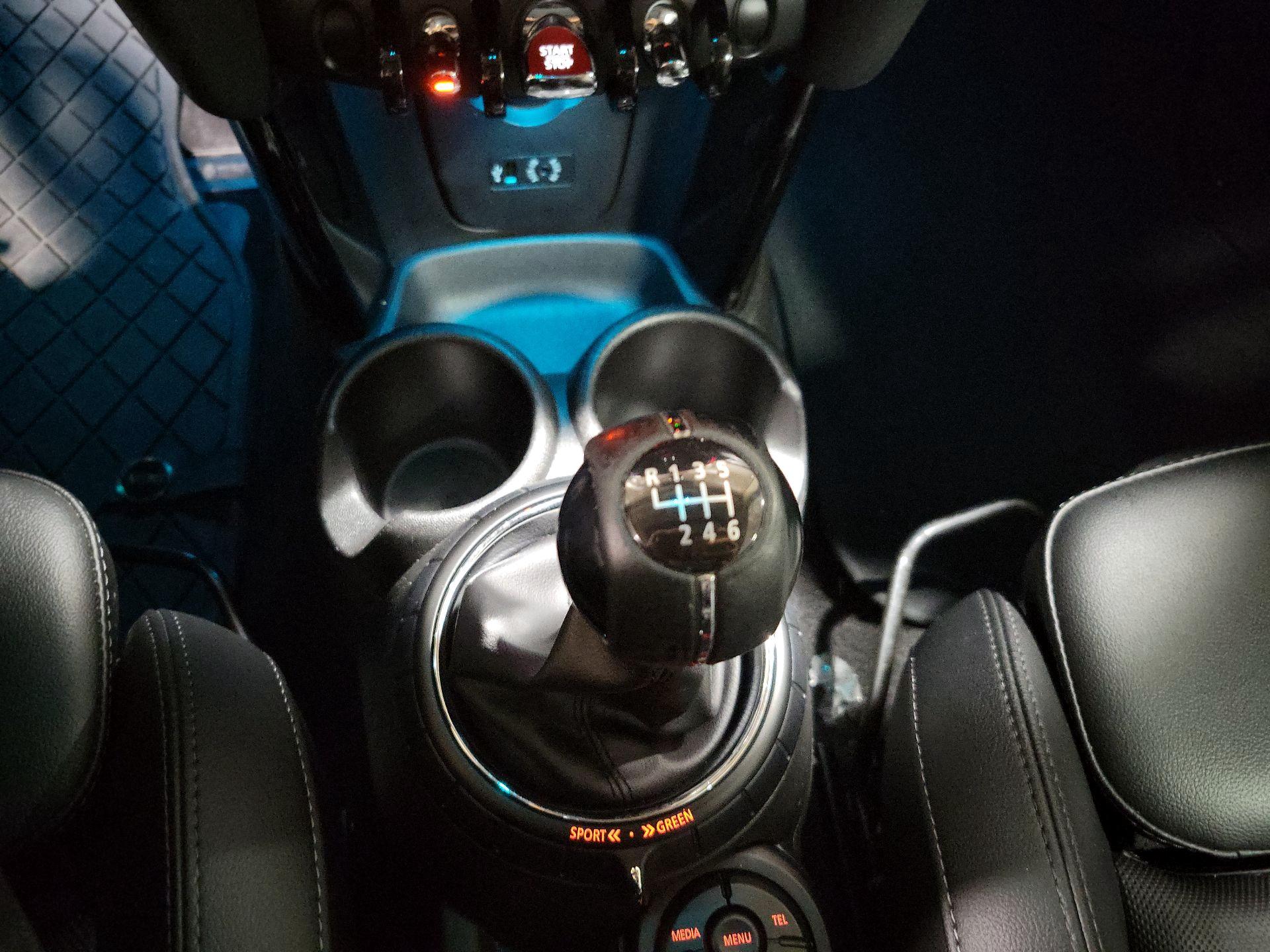 Thumbnail: 2017 MINI Cooper Hardtop - 17