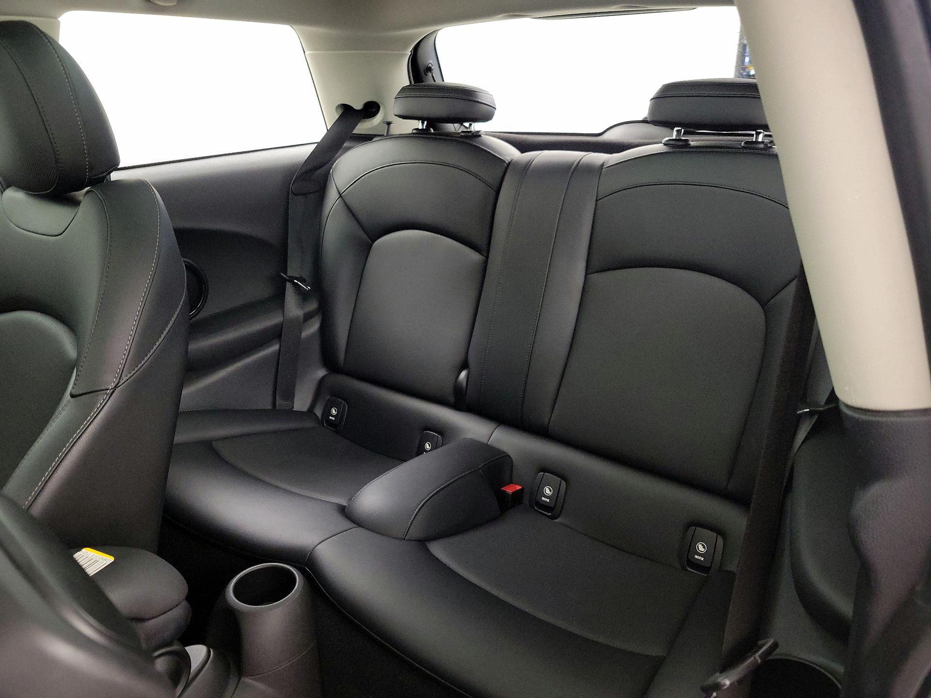 Thumbnail: 2017 MINI Cooper Hardtop - 19