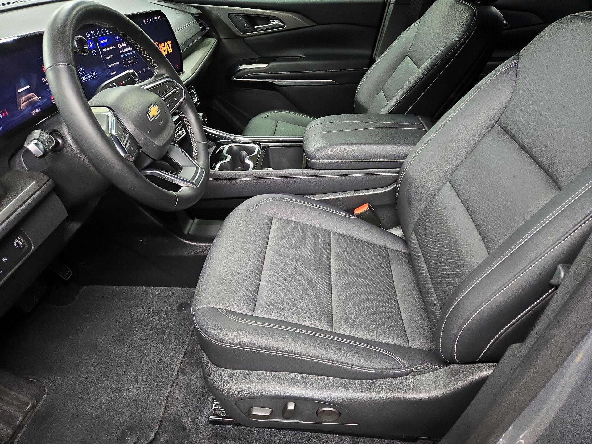 Thumbnail: 2025 Chevrolet Traverse - 11