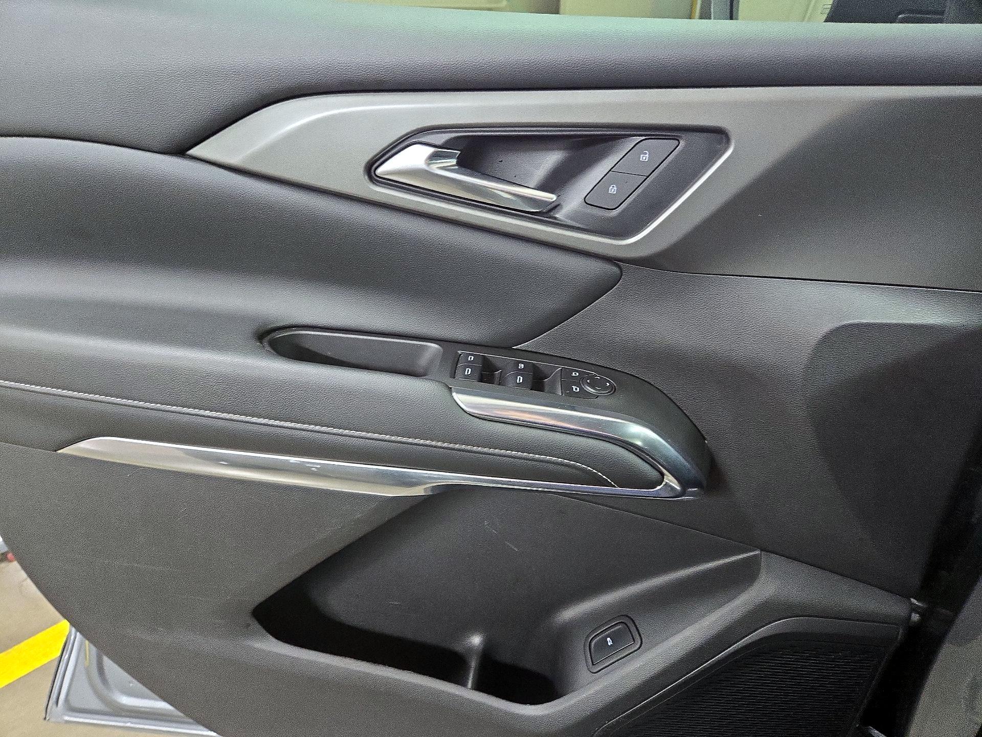 Thumbnail: 2025 Chevrolet Traverse - 12