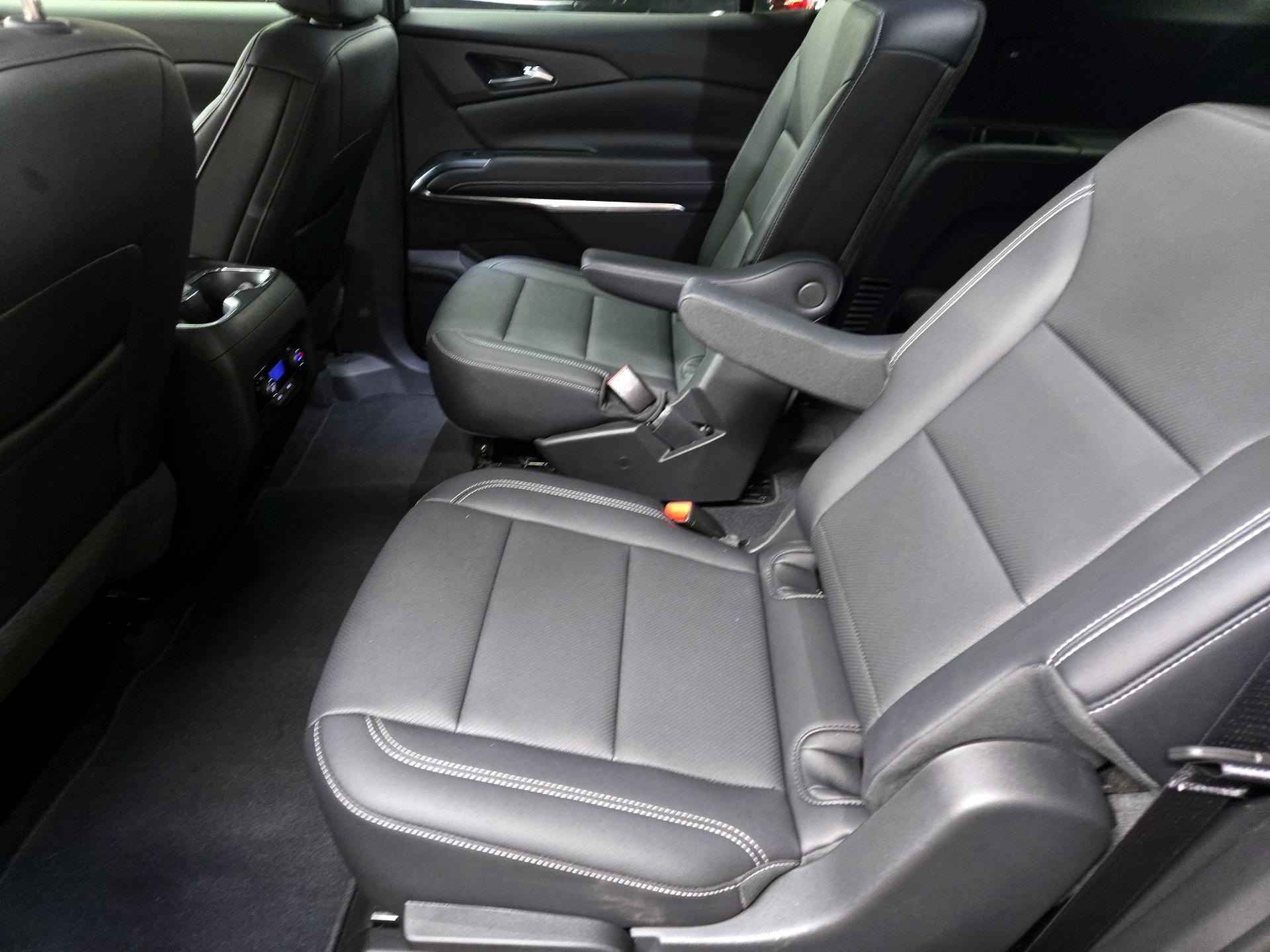 Thumbnail: 2025 Chevrolet Traverse - 18