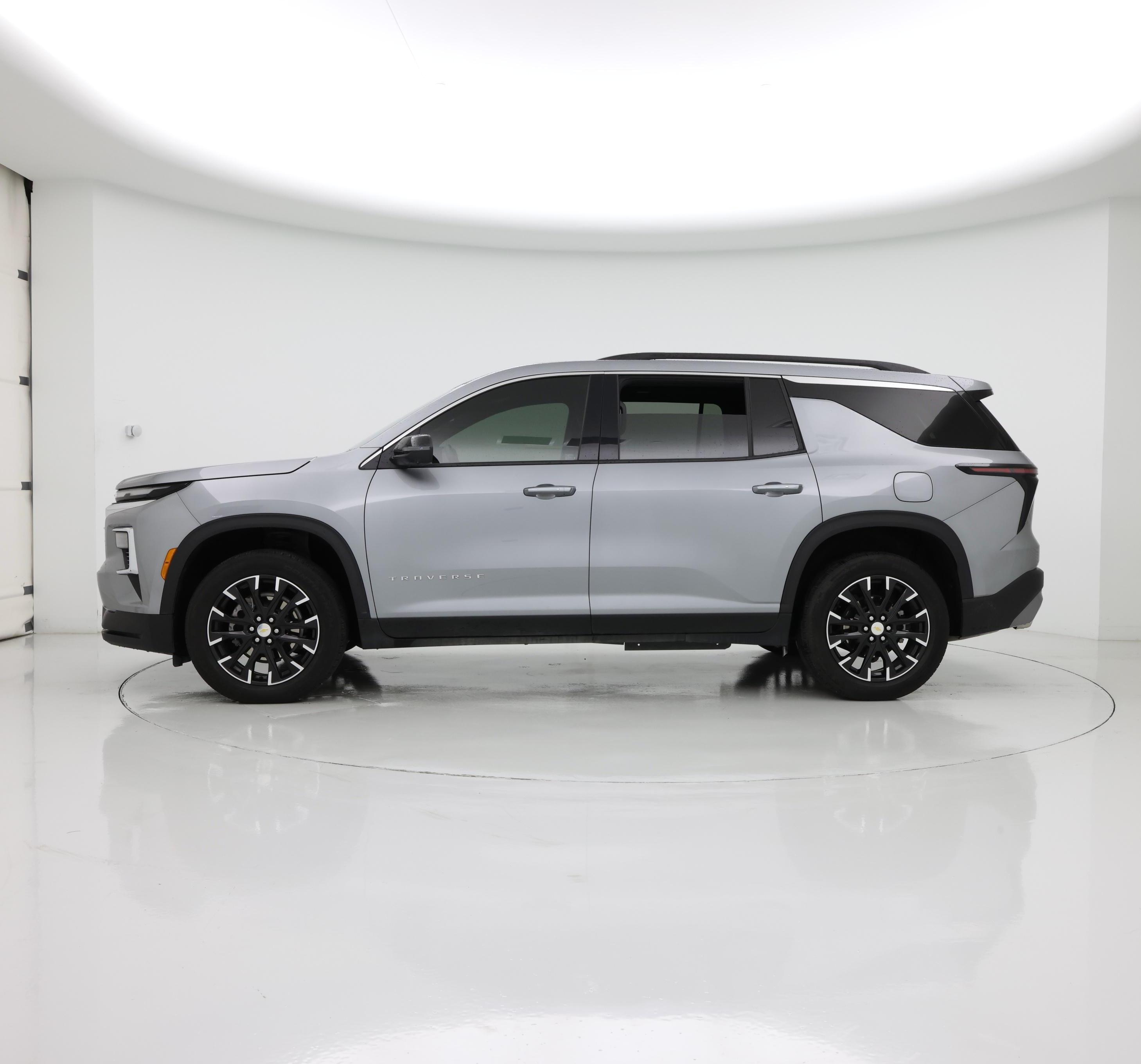 Thumbnail: 2025 Chevrolet Traverse - 3