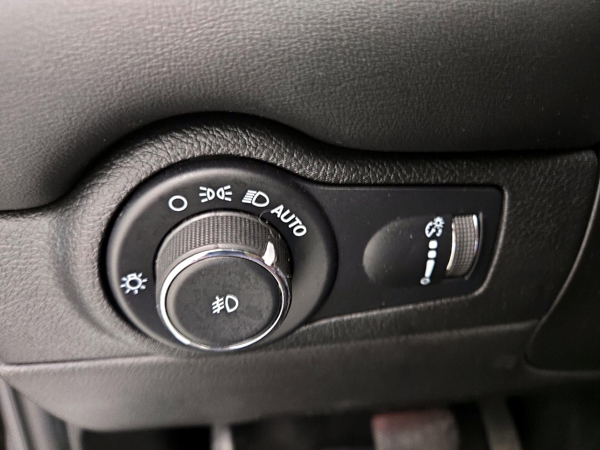 Thumbnail: 2023 Dodge Durango - 13