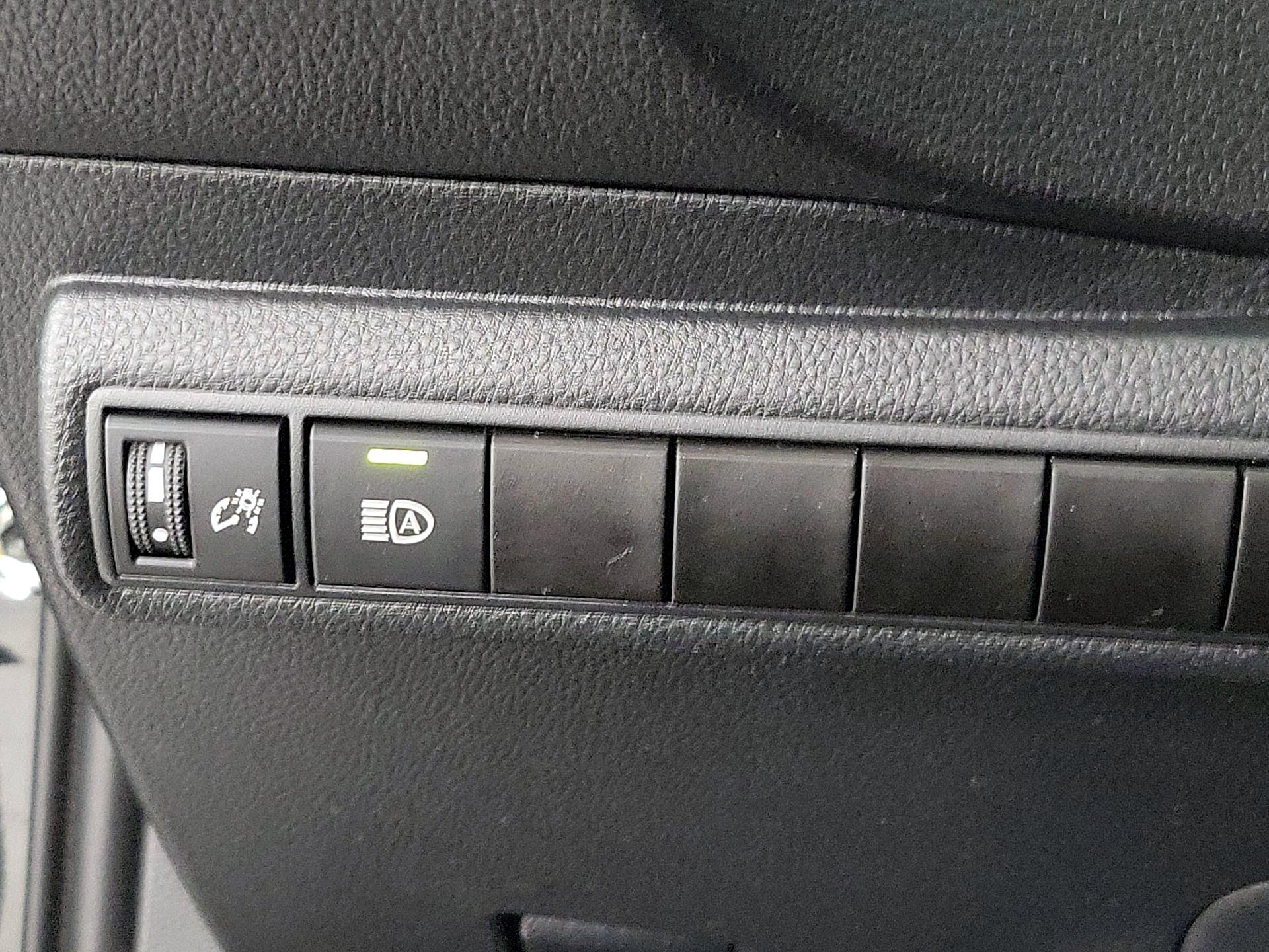 Thumbnail: 2022 Toyota Corolla - 13