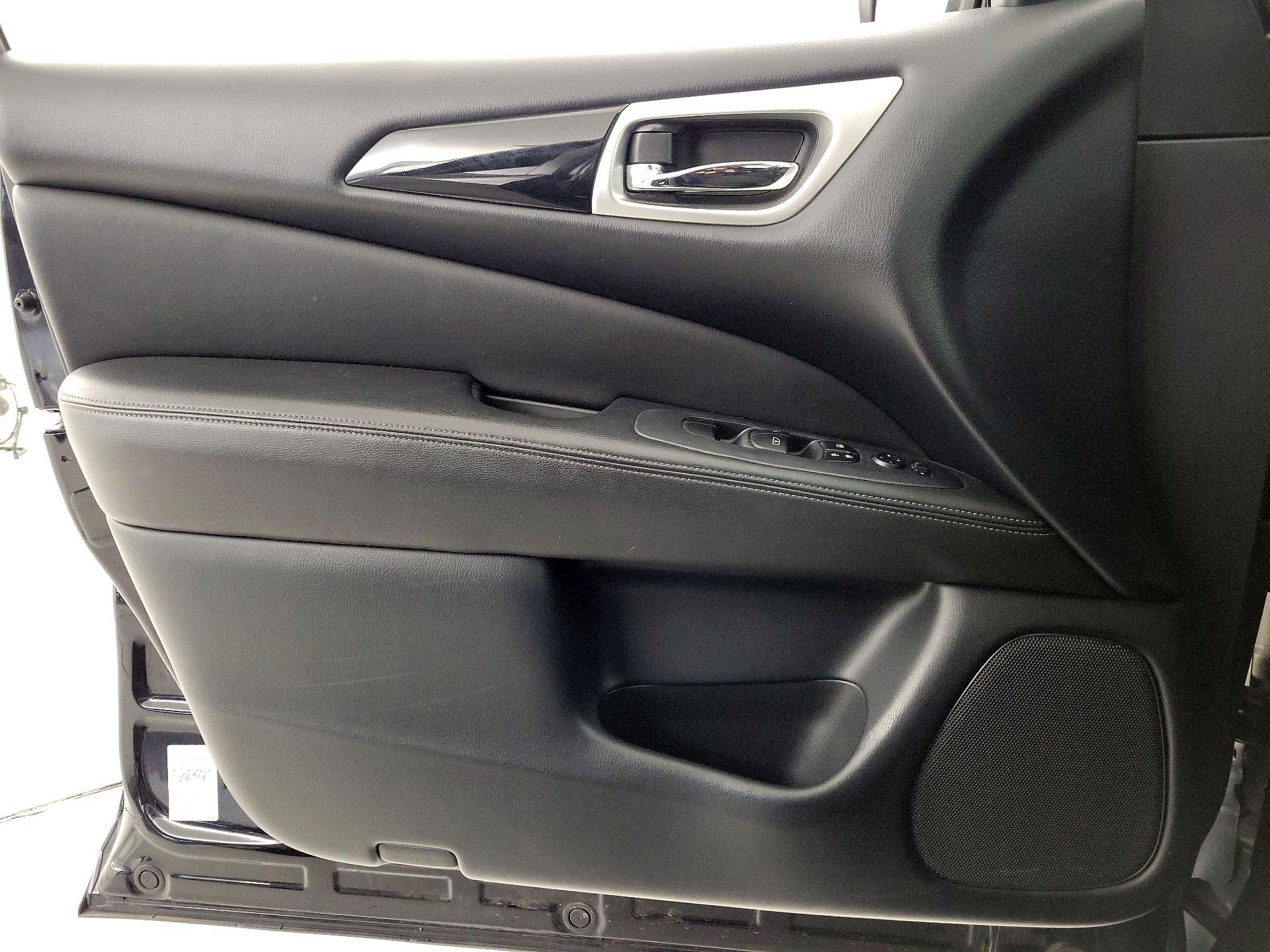 Thumbnail: 2019 Nissan Pathfinder - 12