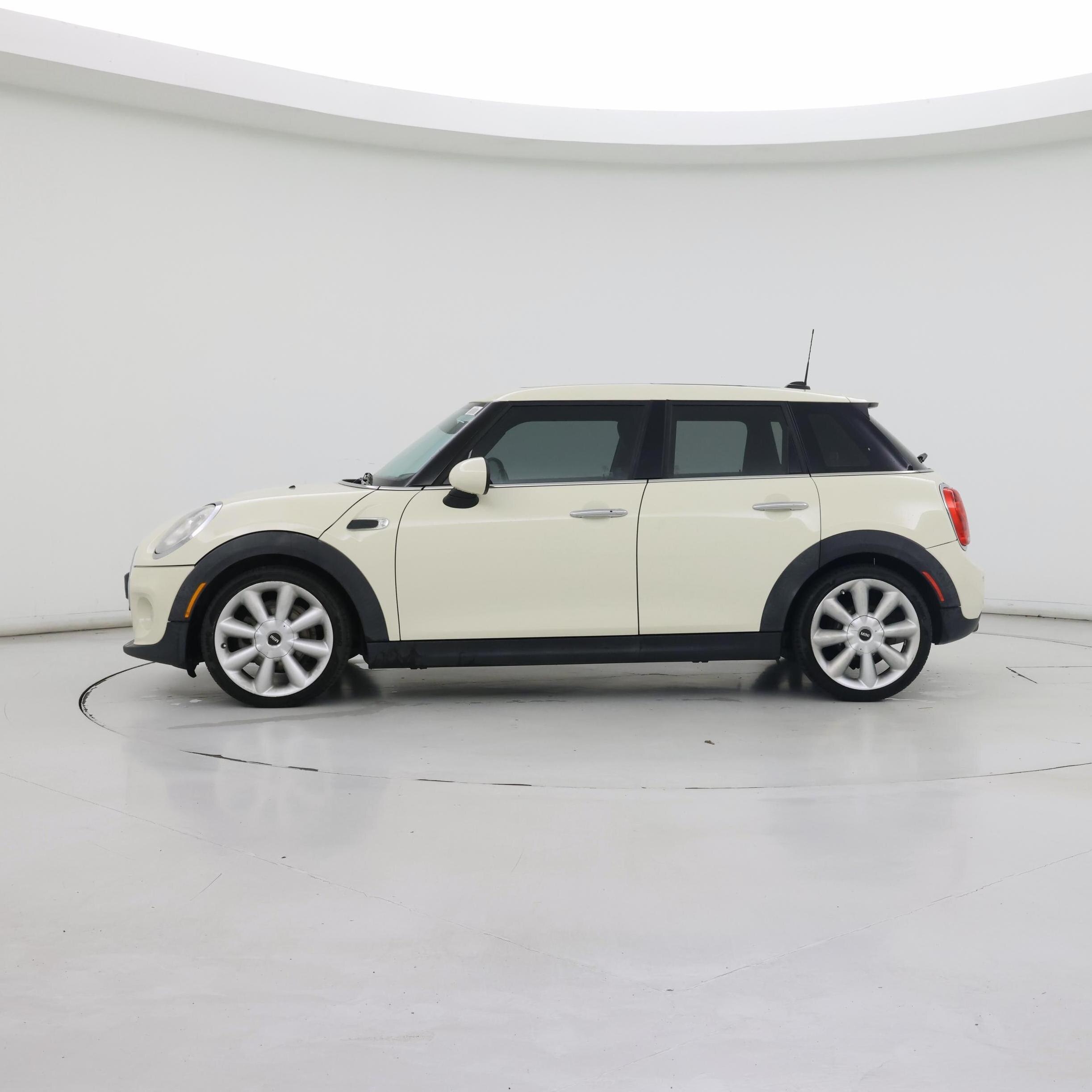 Thumbnail: 2015 MINI Cooper Hardtop - 3