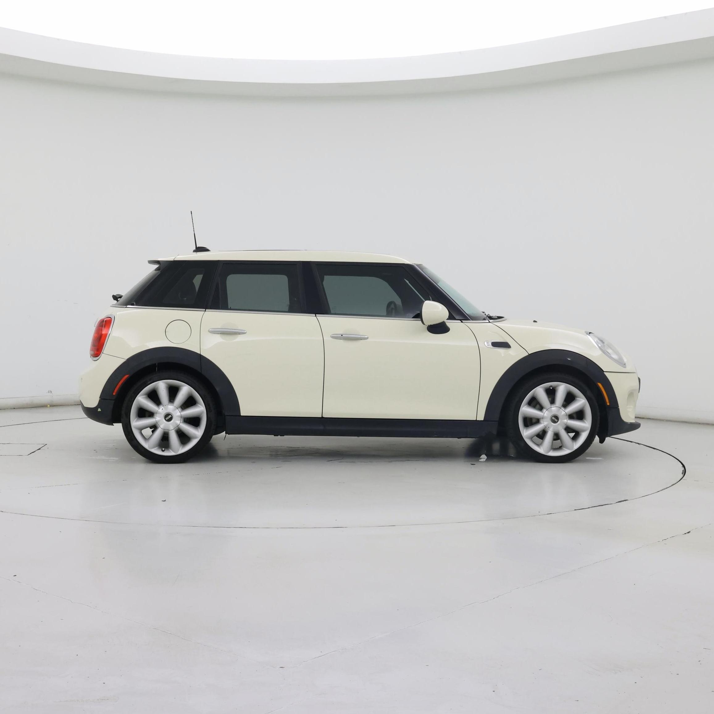 Thumbnail: 2015 MINI Cooper Hardtop - 7