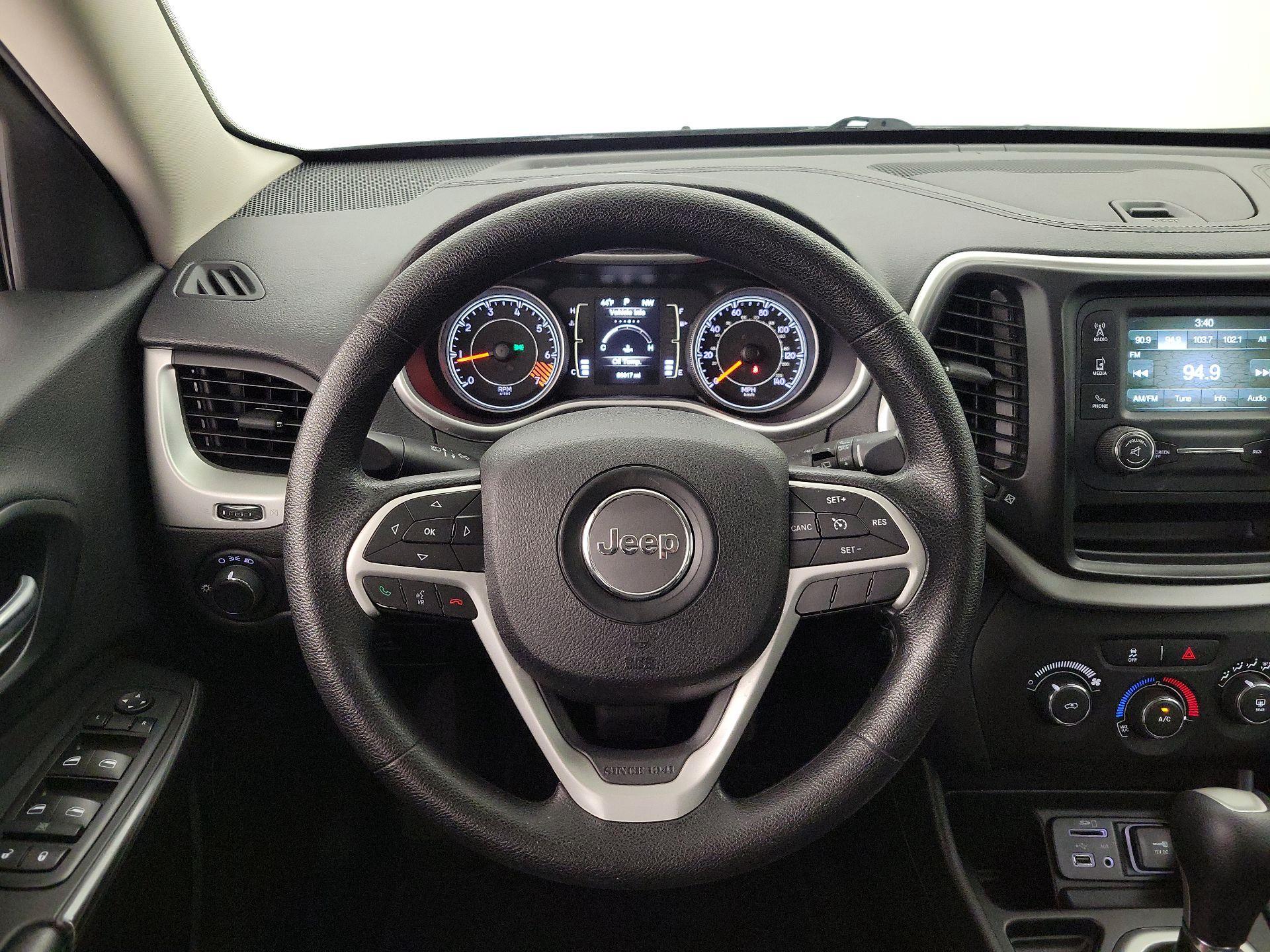 Thumbnail: 2015 Jeep Cherokee - 10