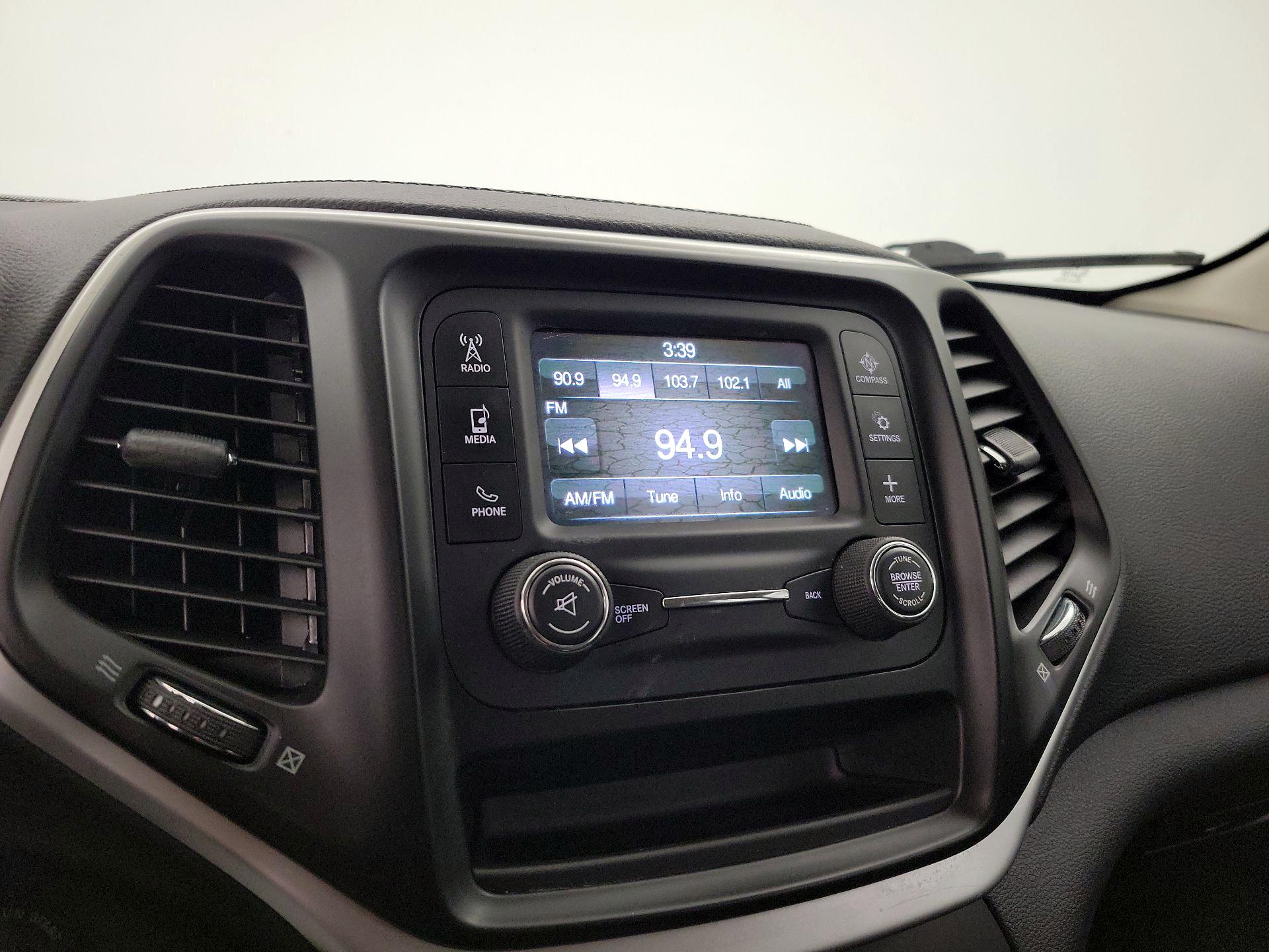 Thumbnail: 2015 Jeep Cherokee - 15