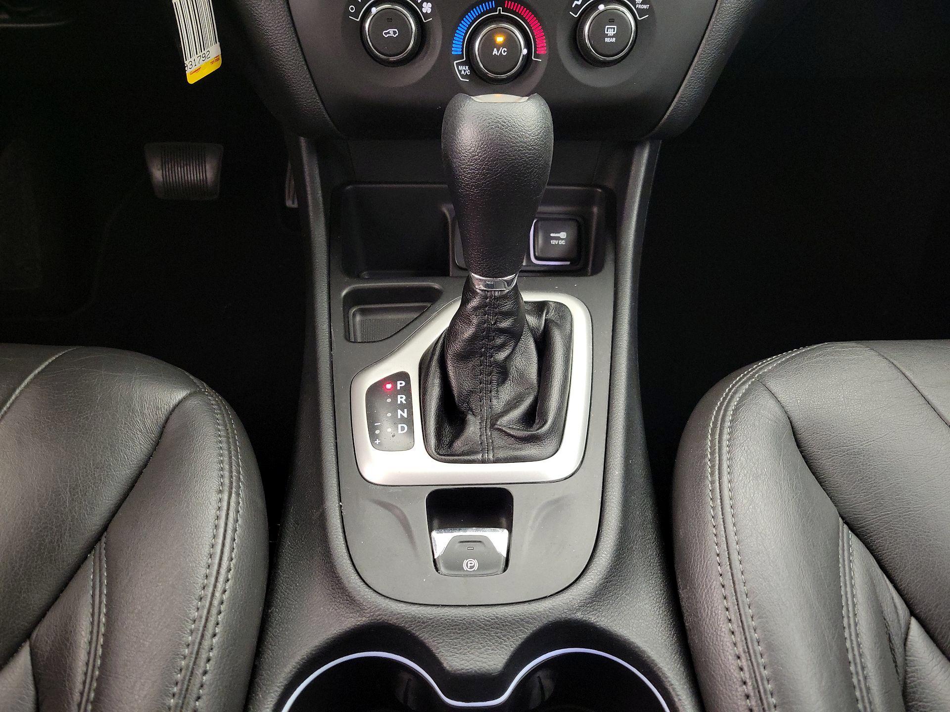 Thumbnail: 2015 Jeep Cherokee - 17