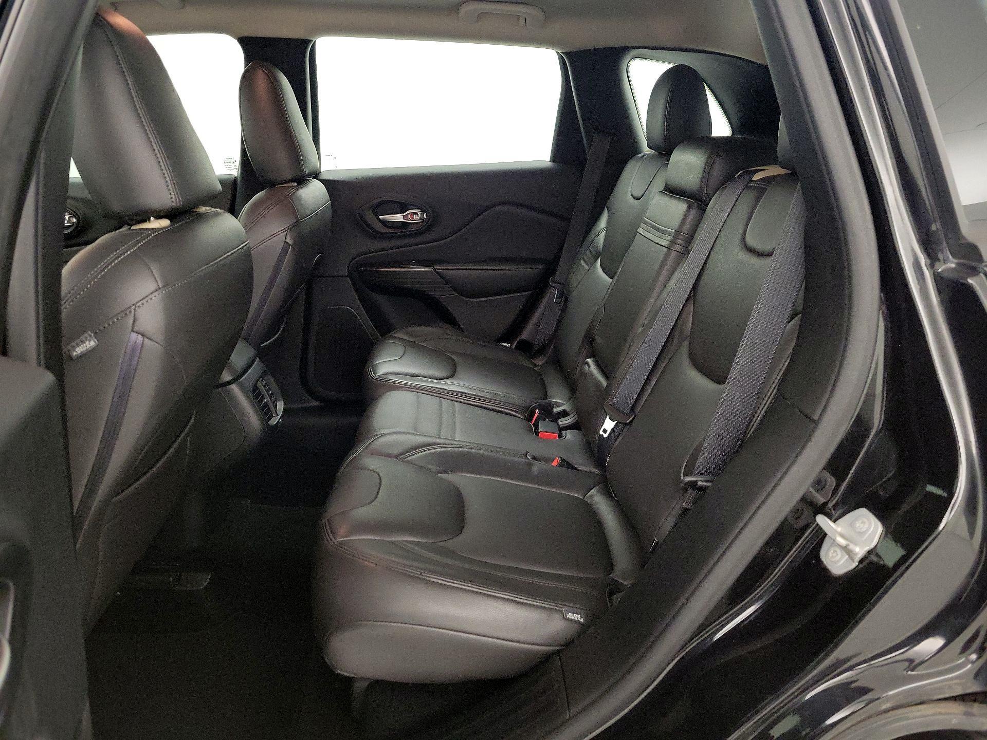 Thumbnail: 2015 Jeep Cherokee - 18