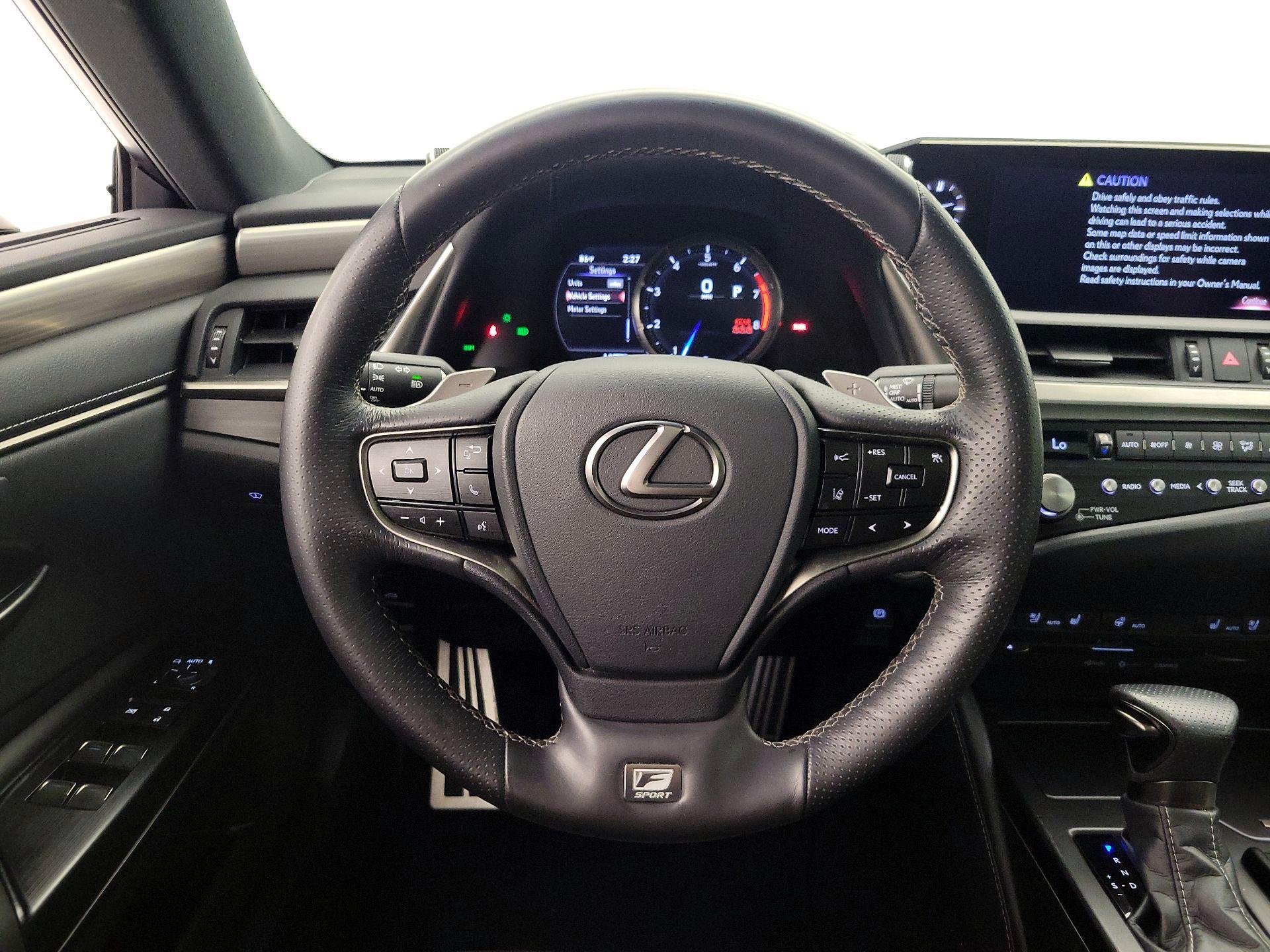 Thumbnail: 2021 Lexus ES - 10