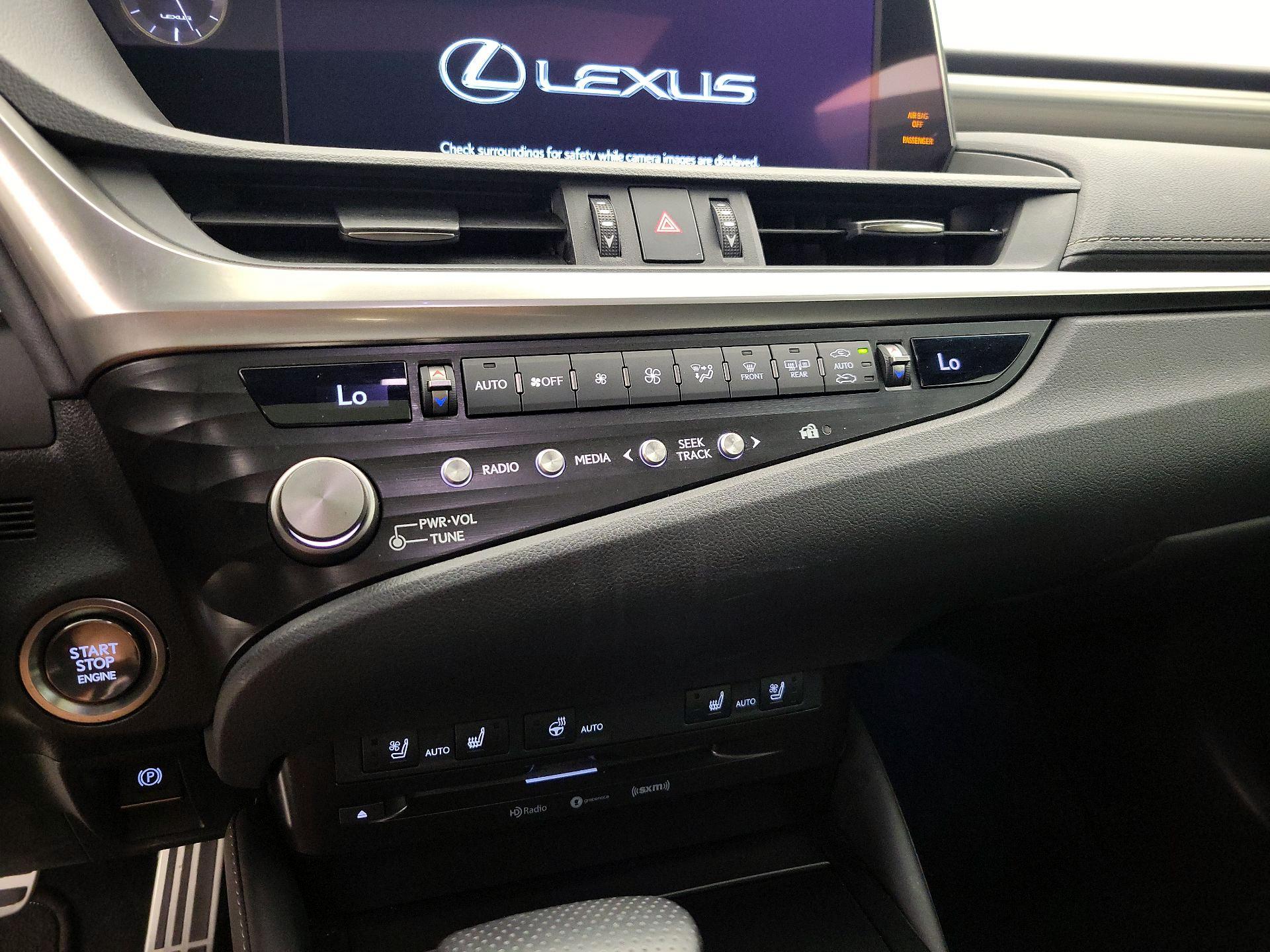 Thumbnail: 2021 Lexus ES - 16