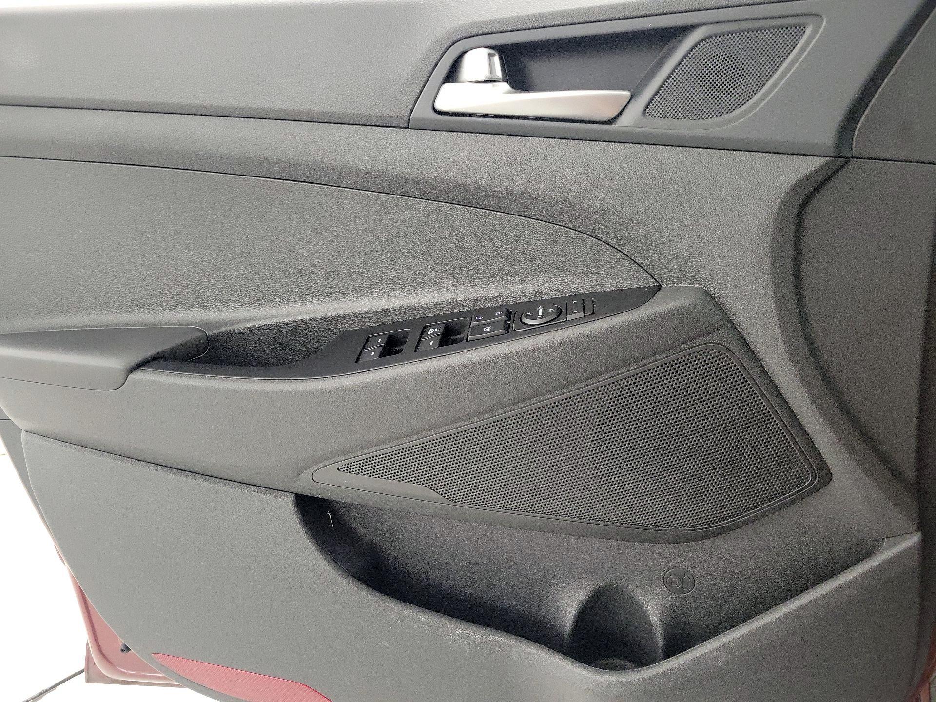 Thumbnail: 2020 Hyundai Tucson - 12