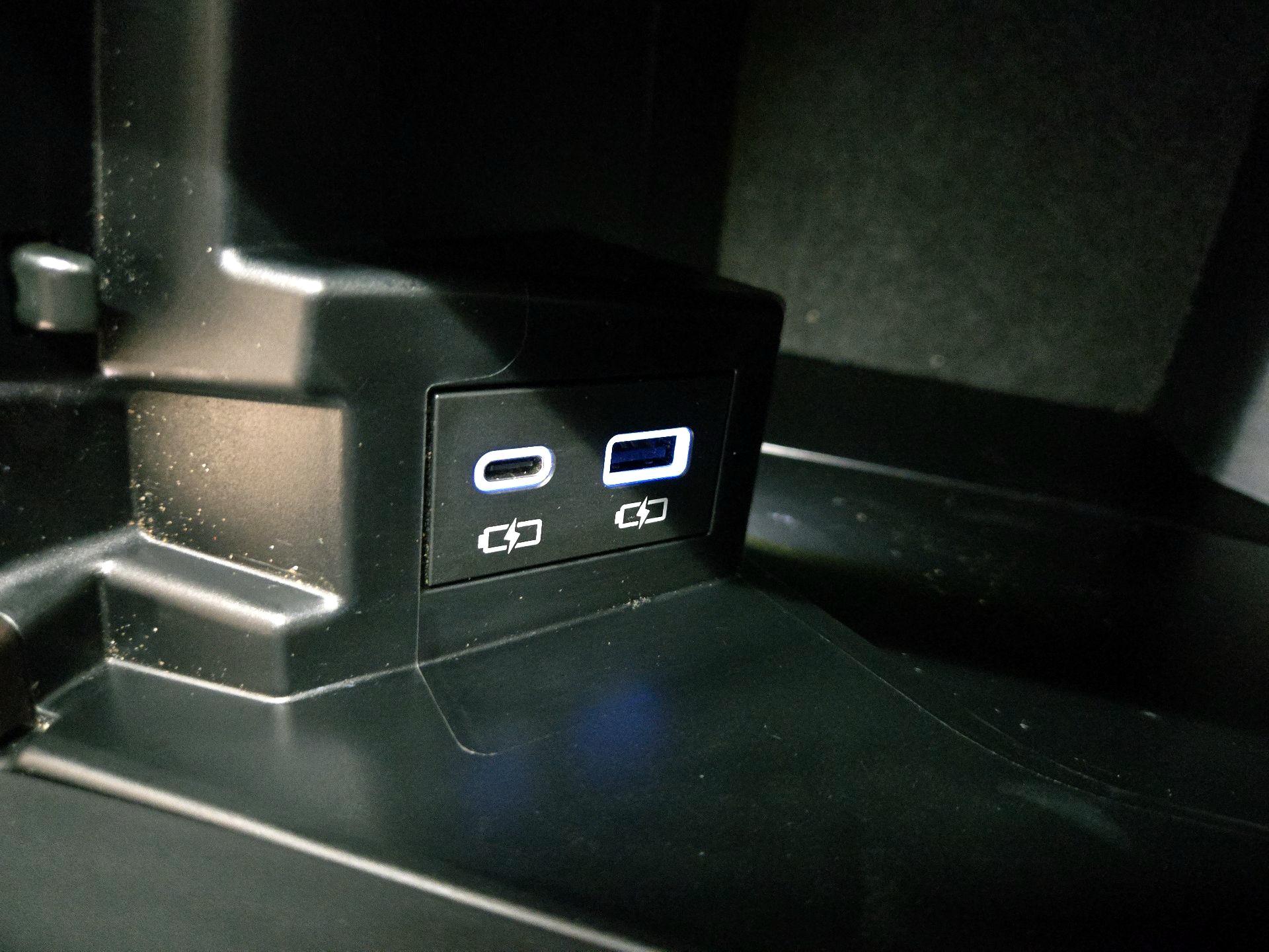 Thumbnail: 2022 Toyota Sienna - 18