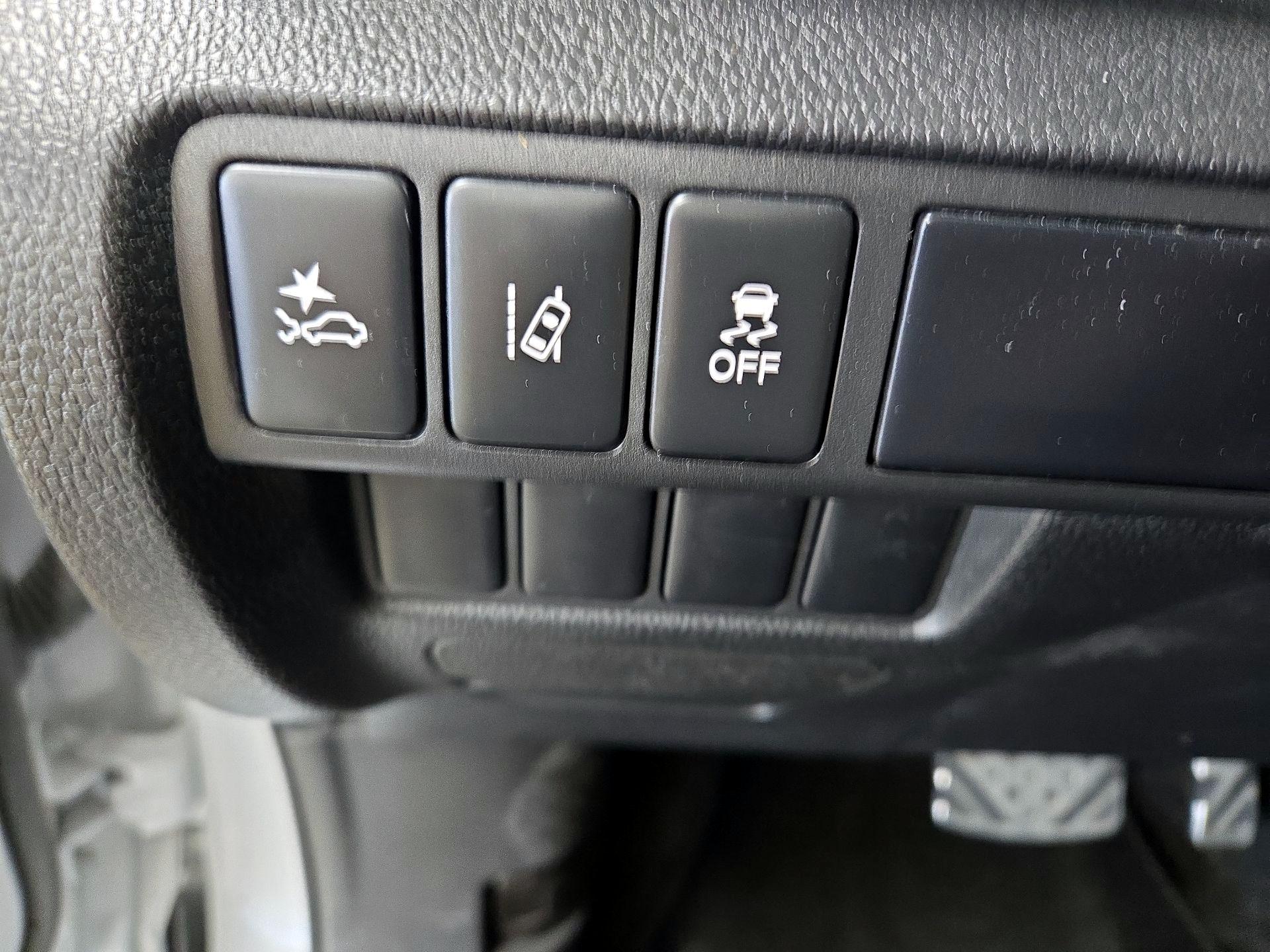 Thumbnail: 2022 Mitsubishi Eclipse Cross - 13