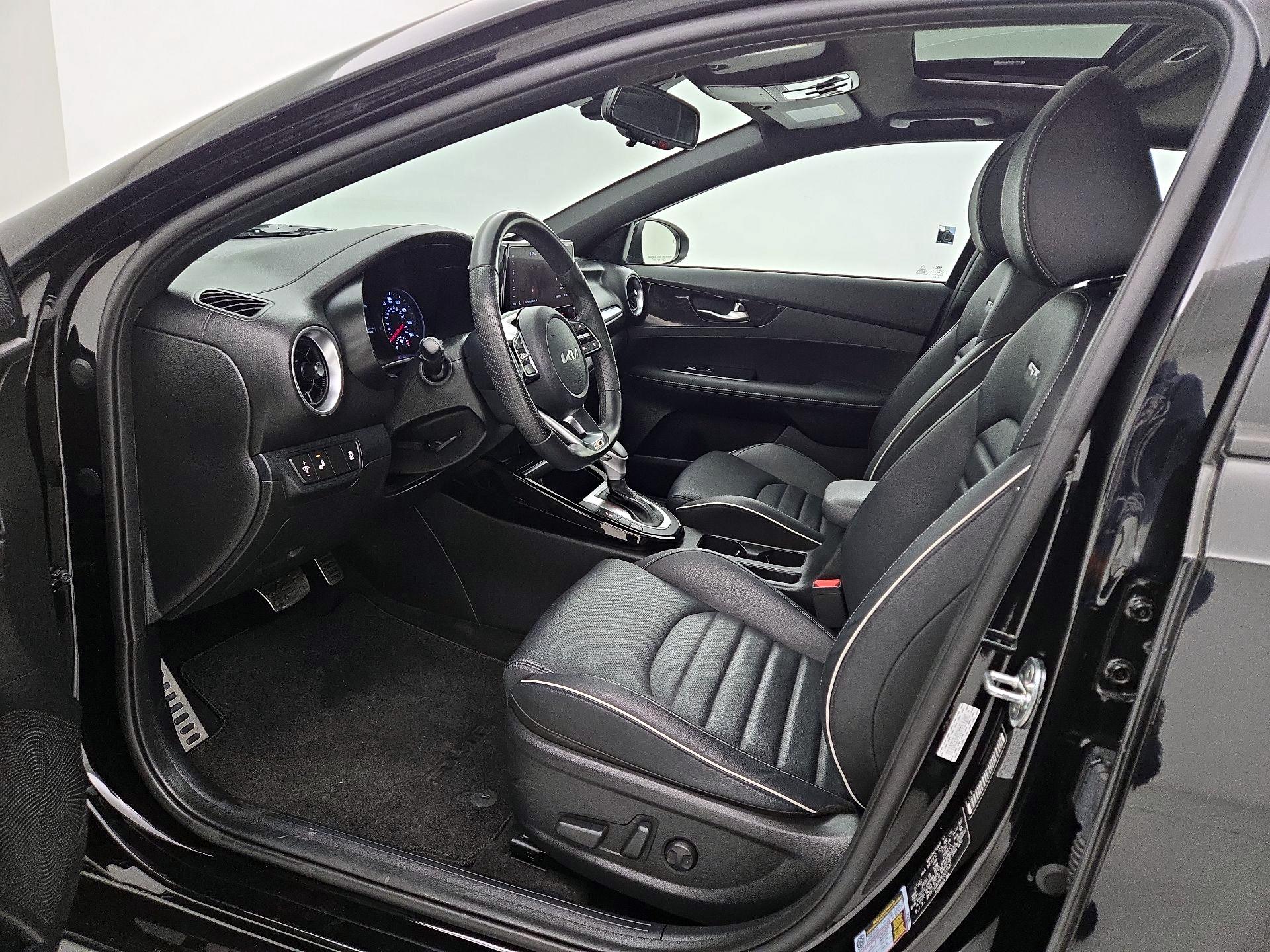 Thumbnail: 2023 Kia Forte - 11